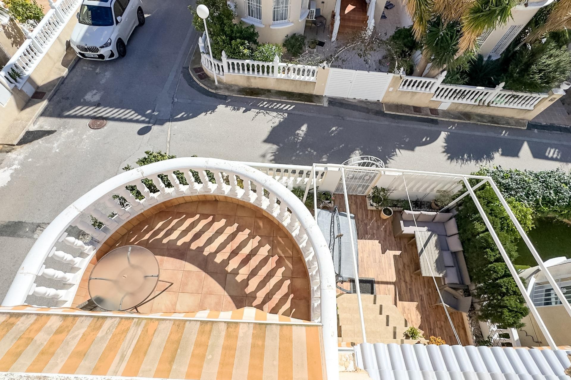 Aus zweiter Hand - Villa -
Orihuela Costa - Los Almendros-la Florida