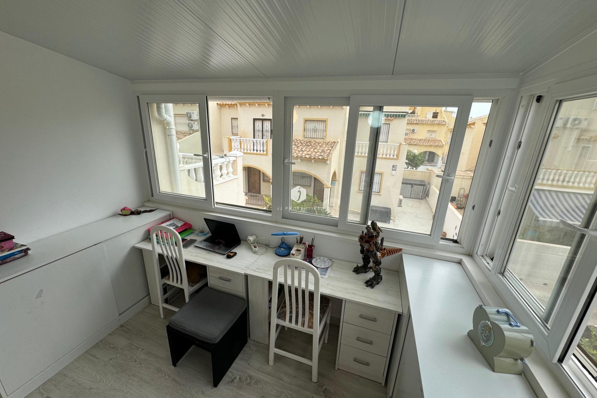 Aus zweiter Hand - Villa -
Orihuela Costa - Los Dolses