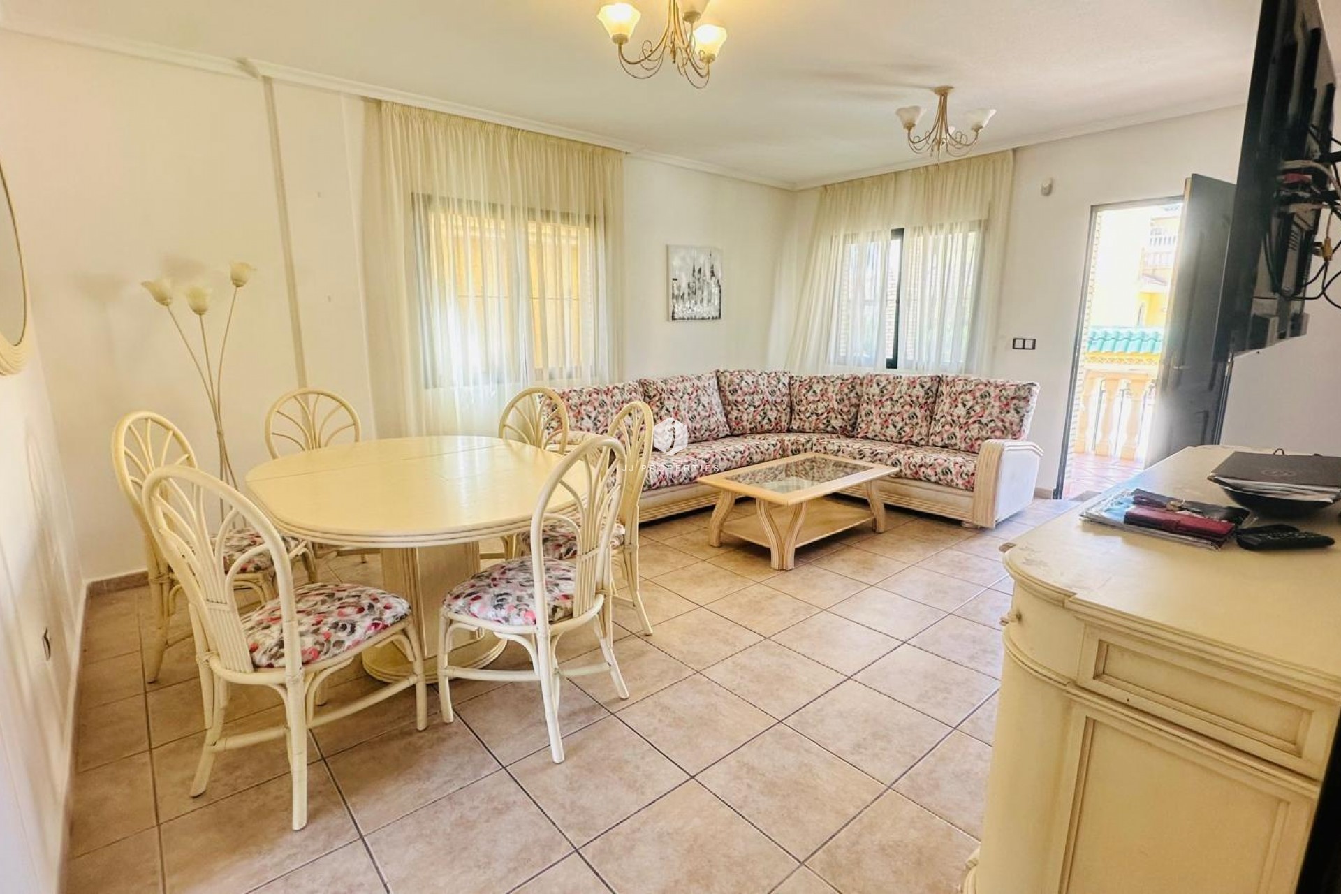 Aus zweiter Hand - Villa -
Orihuela Costa - PAU 8