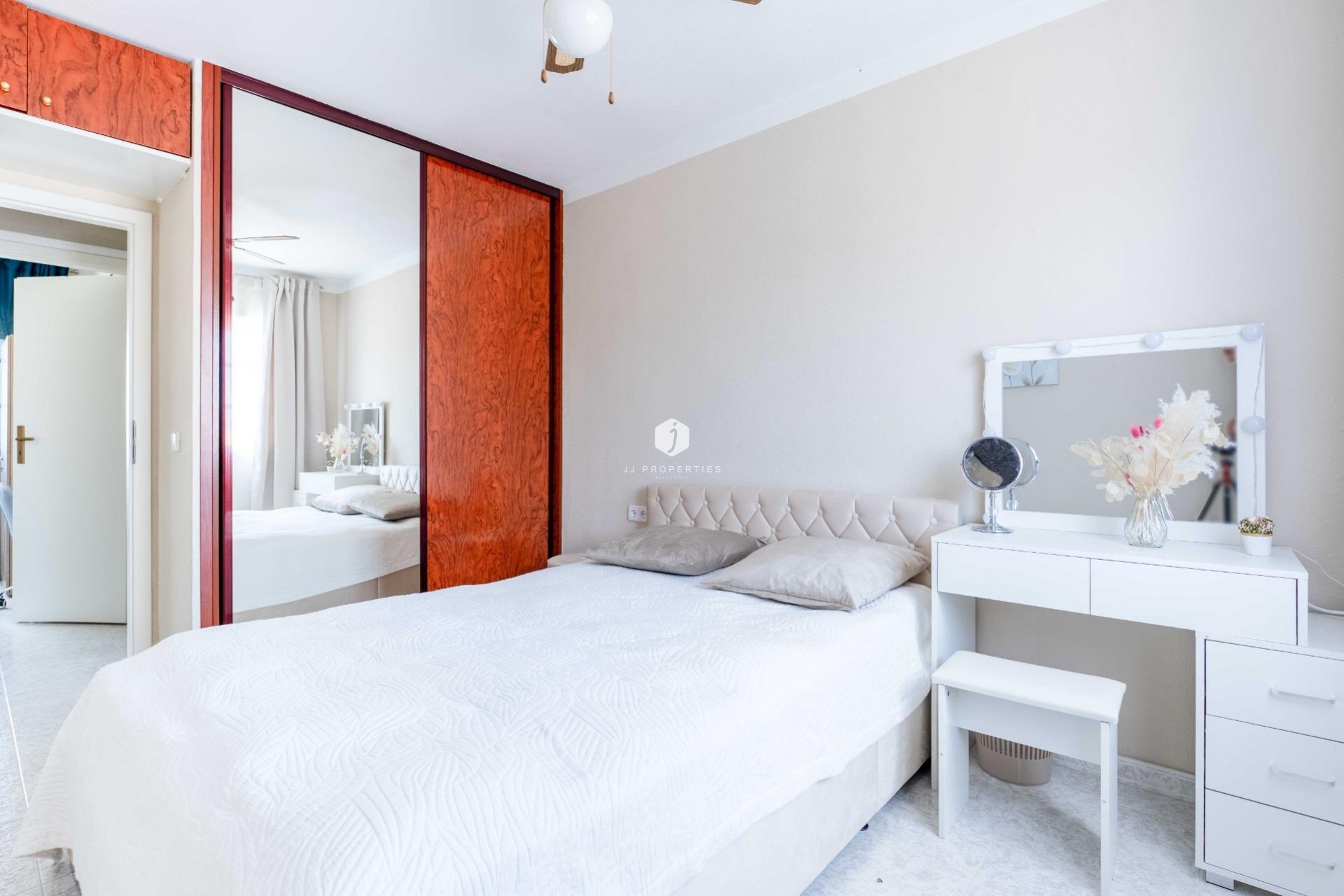 Aus zweiter Hand - Villa -
Orihuela Costa - Punta Prima