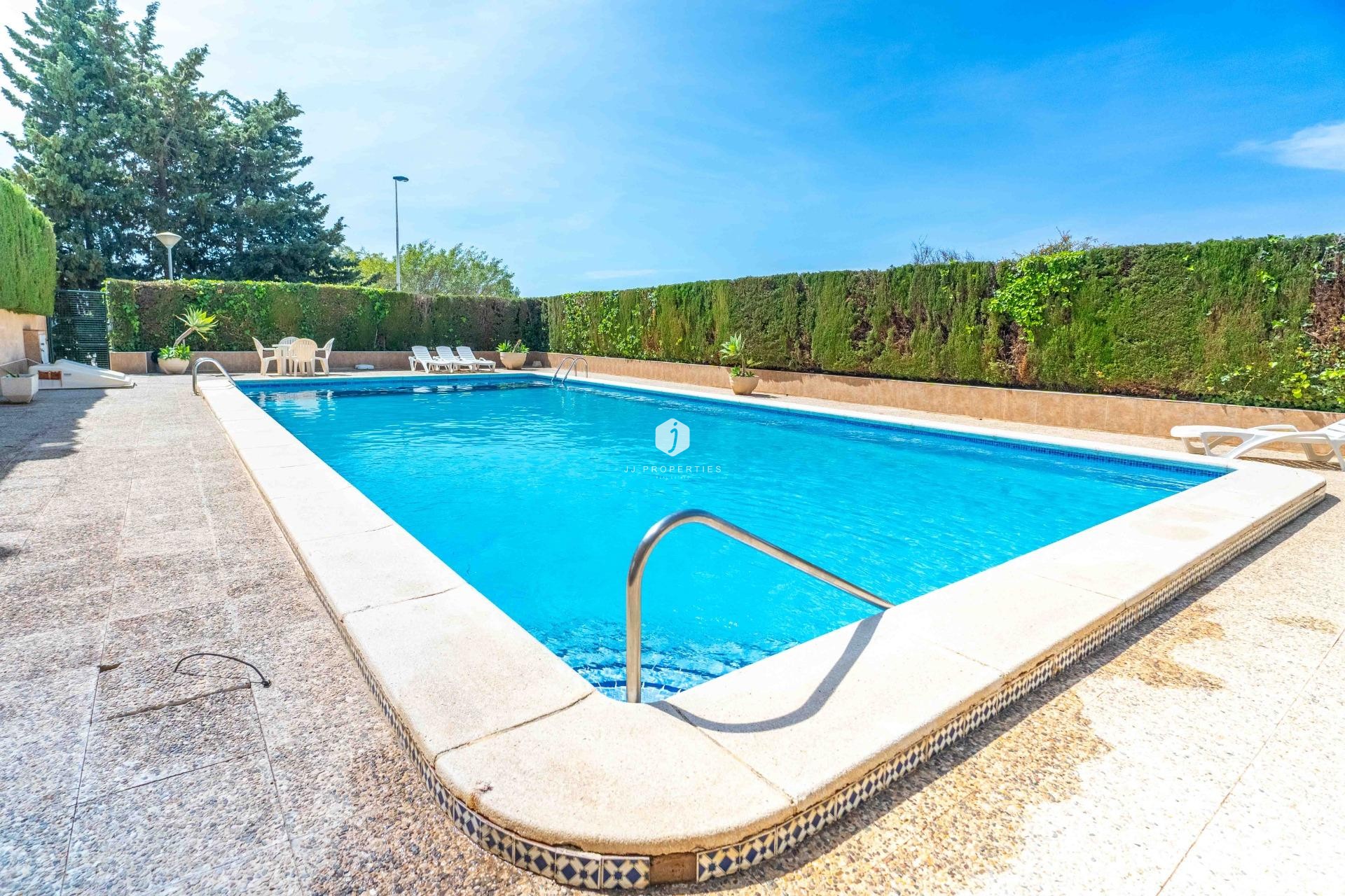 Aus zweiter Hand - Villa -
Orihuela Costa - Punta Prima