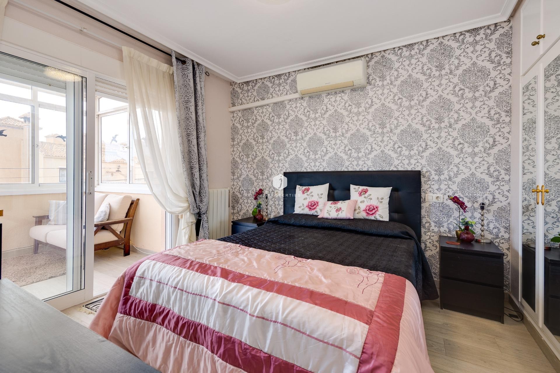 Aus zweiter Hand - Villa -
Orihuela Costa - Villamartín-las Filipinas