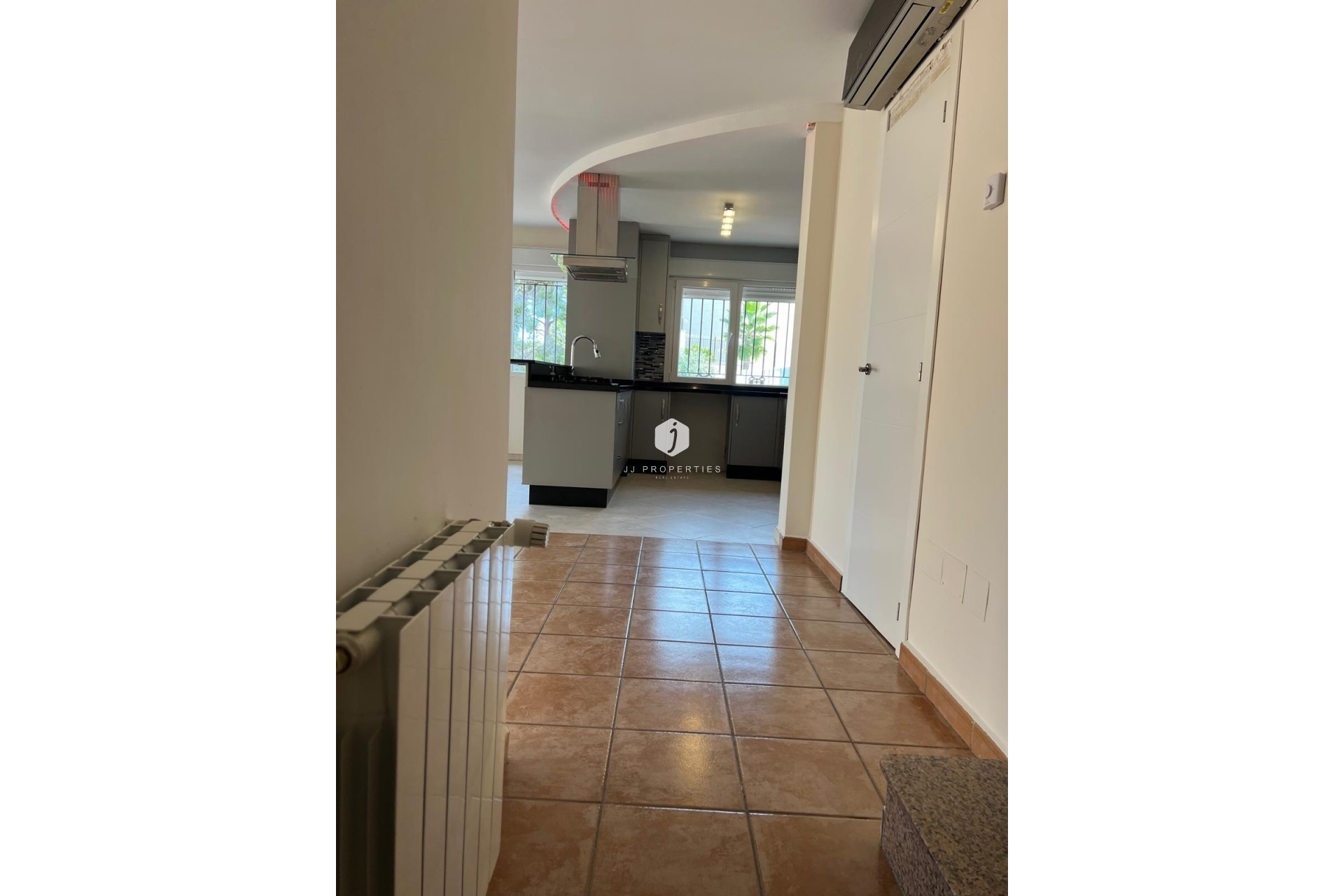 Aus zweiter Hand - Villa -
Orihuela Costa - Villamartín-las Filipinas