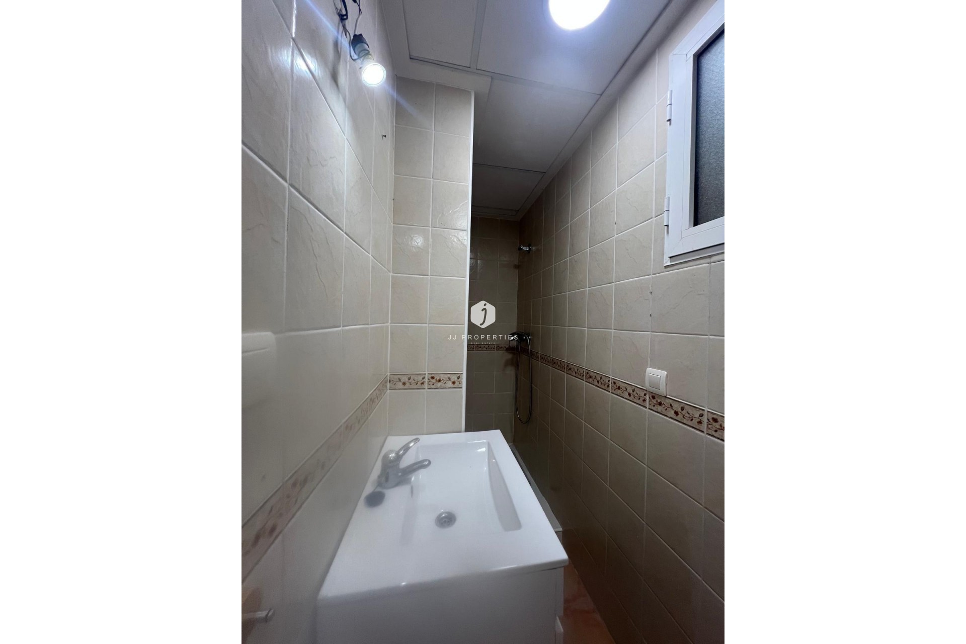 Aus zweiter Hand - Villa -
Orihuela Costa - Villamartín-las Filipinas