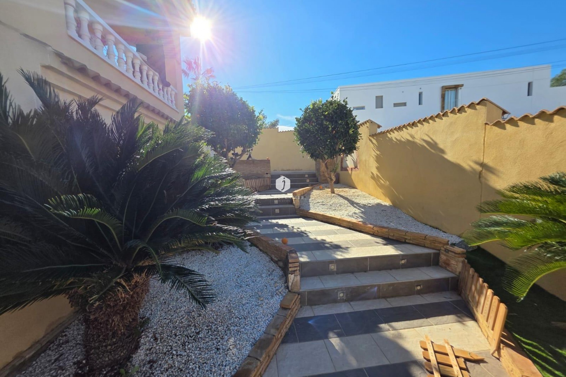 Aus zweiter Hand - Villa -
Orihuela Costa - Villamartín-las Filipinas