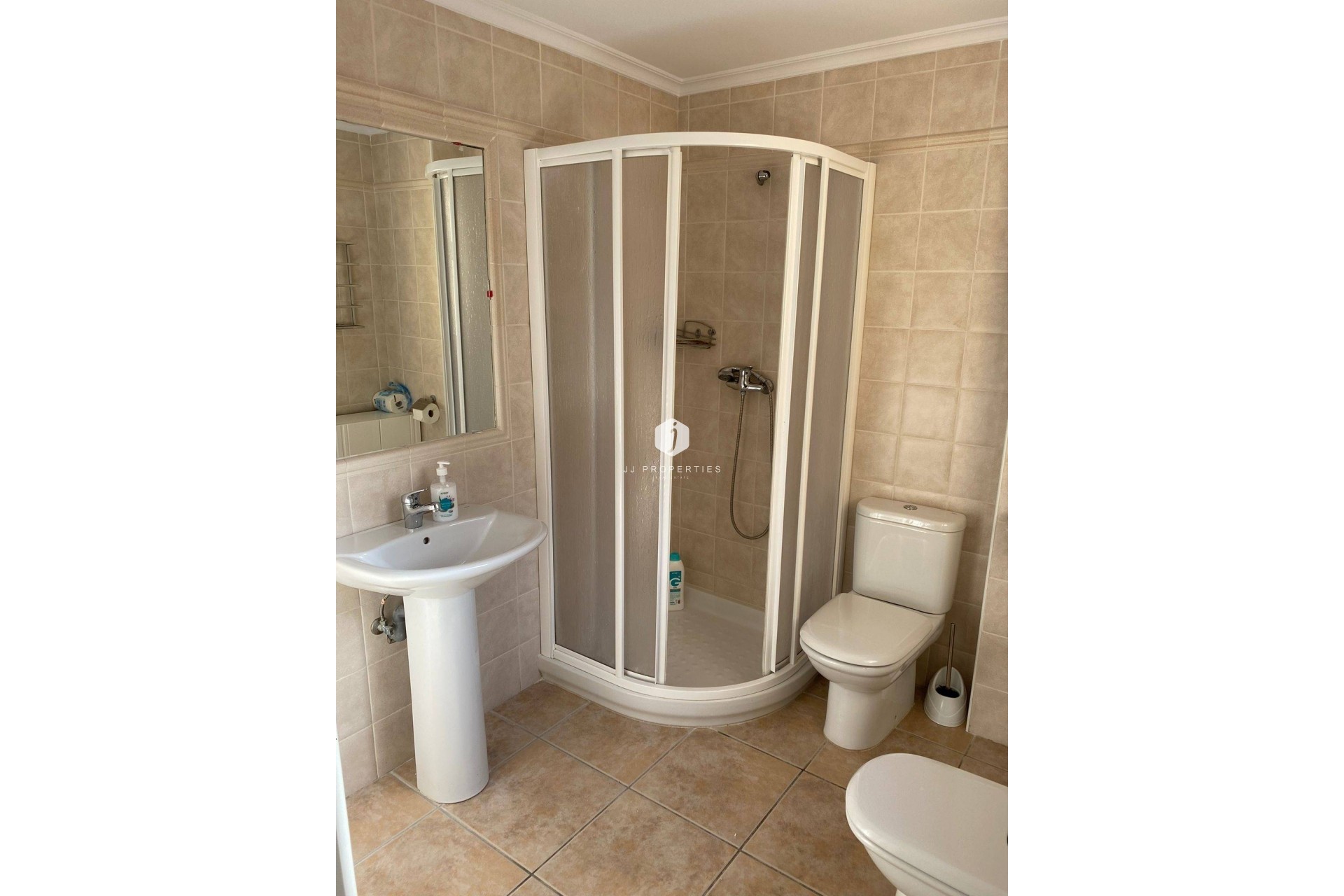 Aus zweiter Hand - Villa -
Orihuela Costa - Villamartín-las Filipinas