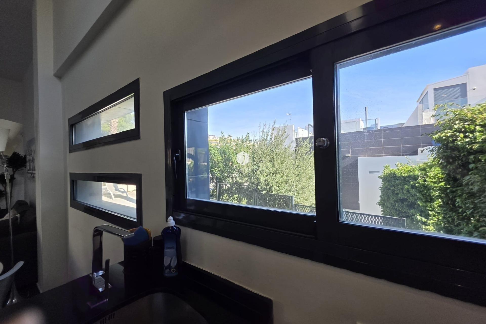 Aus zweiter Hand - Villa -
Orihuela Costa - Villamartín