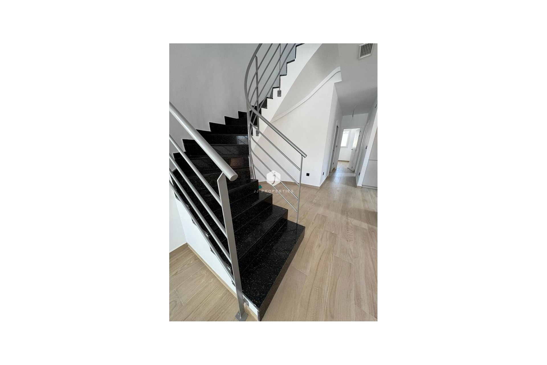 Aus zweiter Hand - Villa Penthouse -
Torrevieja - aguas nuevas