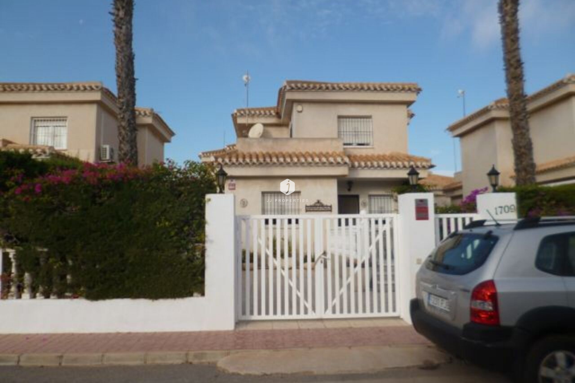 Aus zweiter Hand - Villa -
Playa Flamenca - Costa Blanca