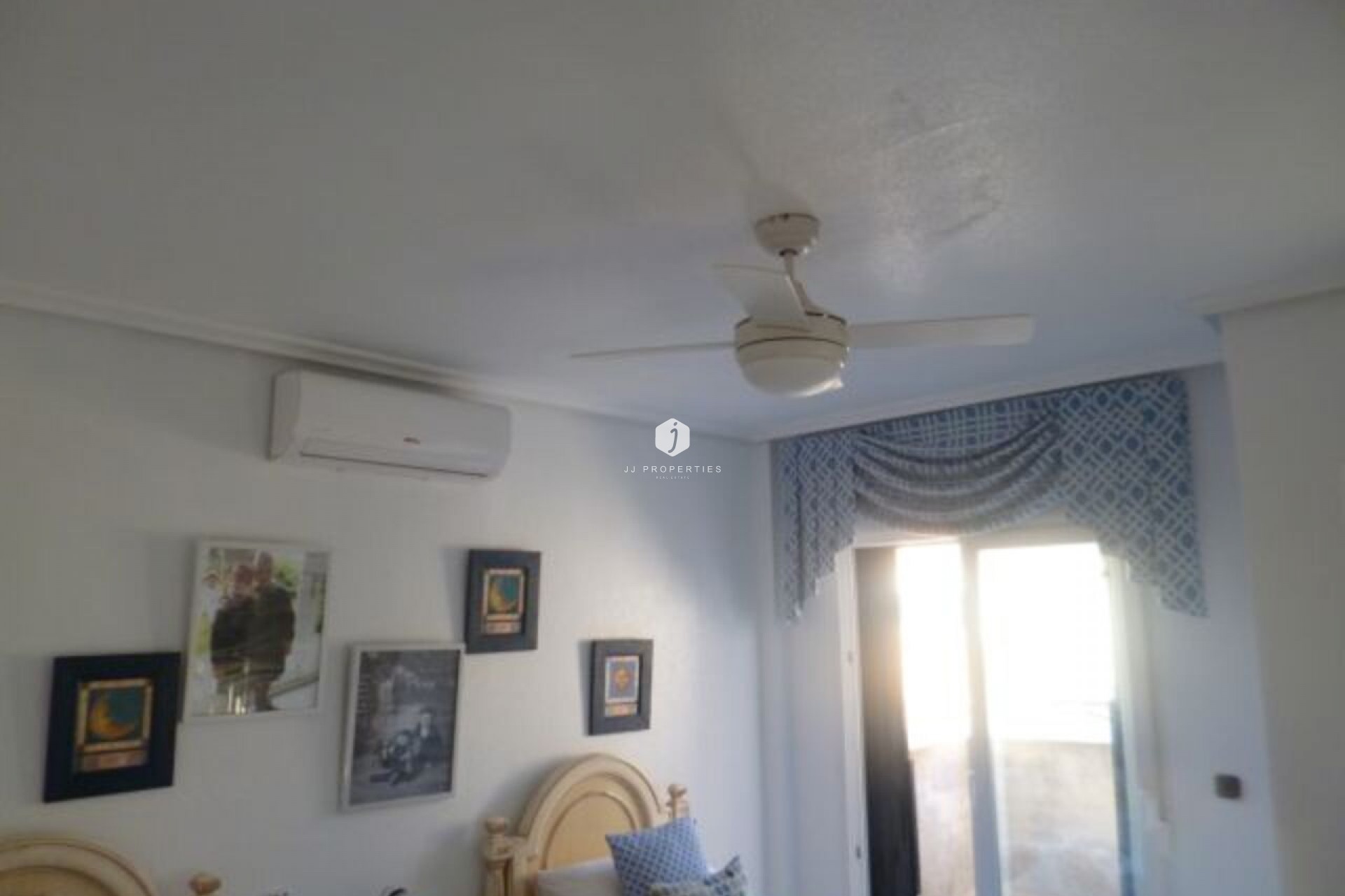 Aus zweiter Hand - Villa -
Playa Flamenca - Costa Blanca