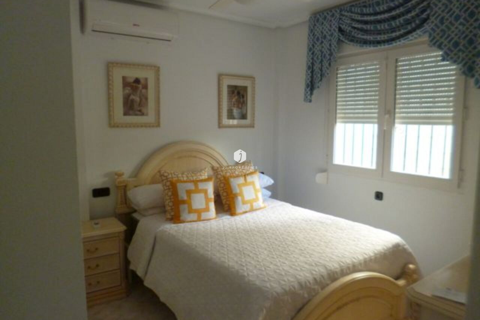 Aus zweiter Hand - Villa -
Playa Flamenca - Costa Blanca