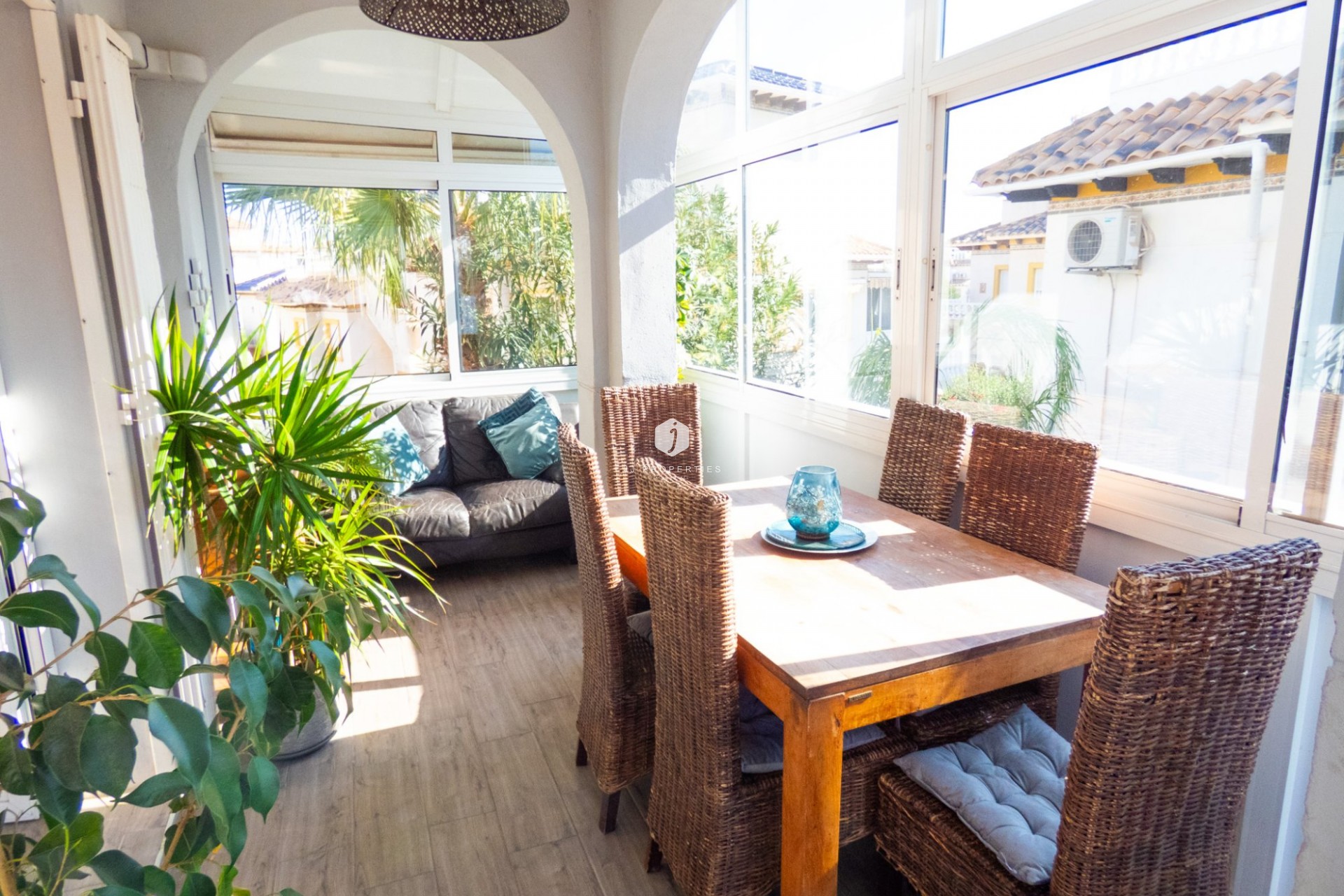 Aus zweiter Hand - Villa -
Playa Flamenca - Costa Blanca