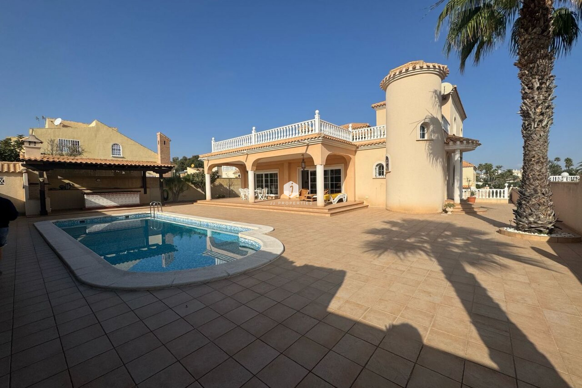 Aus zweiter Hand - Villa -
Playa Flamenca - Costa Blanca