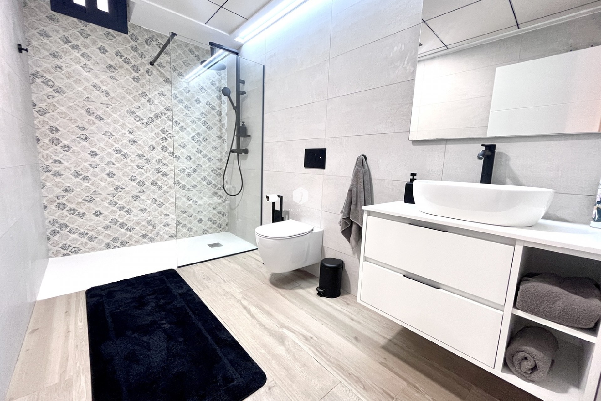Aus zweiter Hand - Villa -
Punta Prima - Costa Blanca