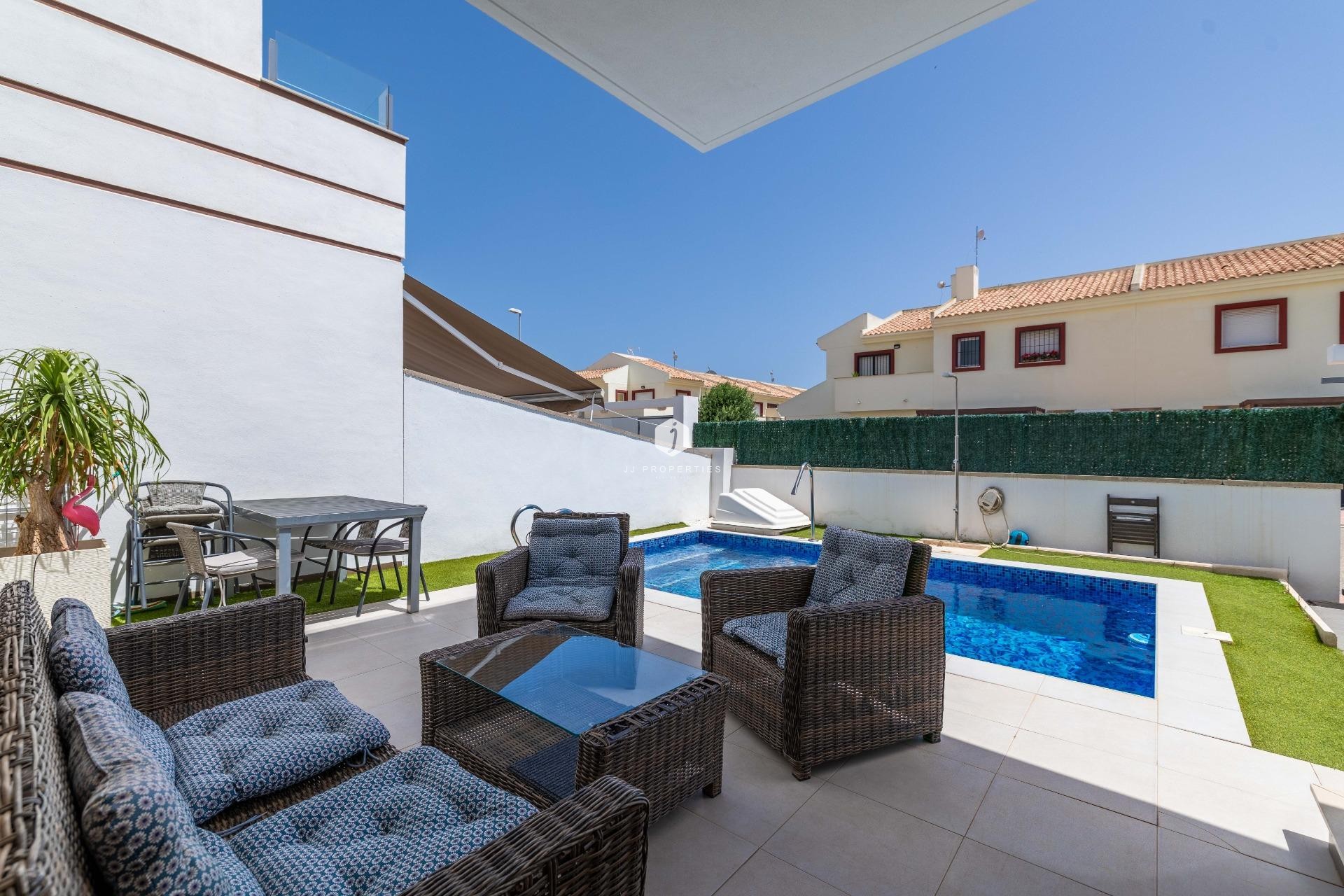 Aus zweiter Hand - Villa -
Rojales - Doña Pepa