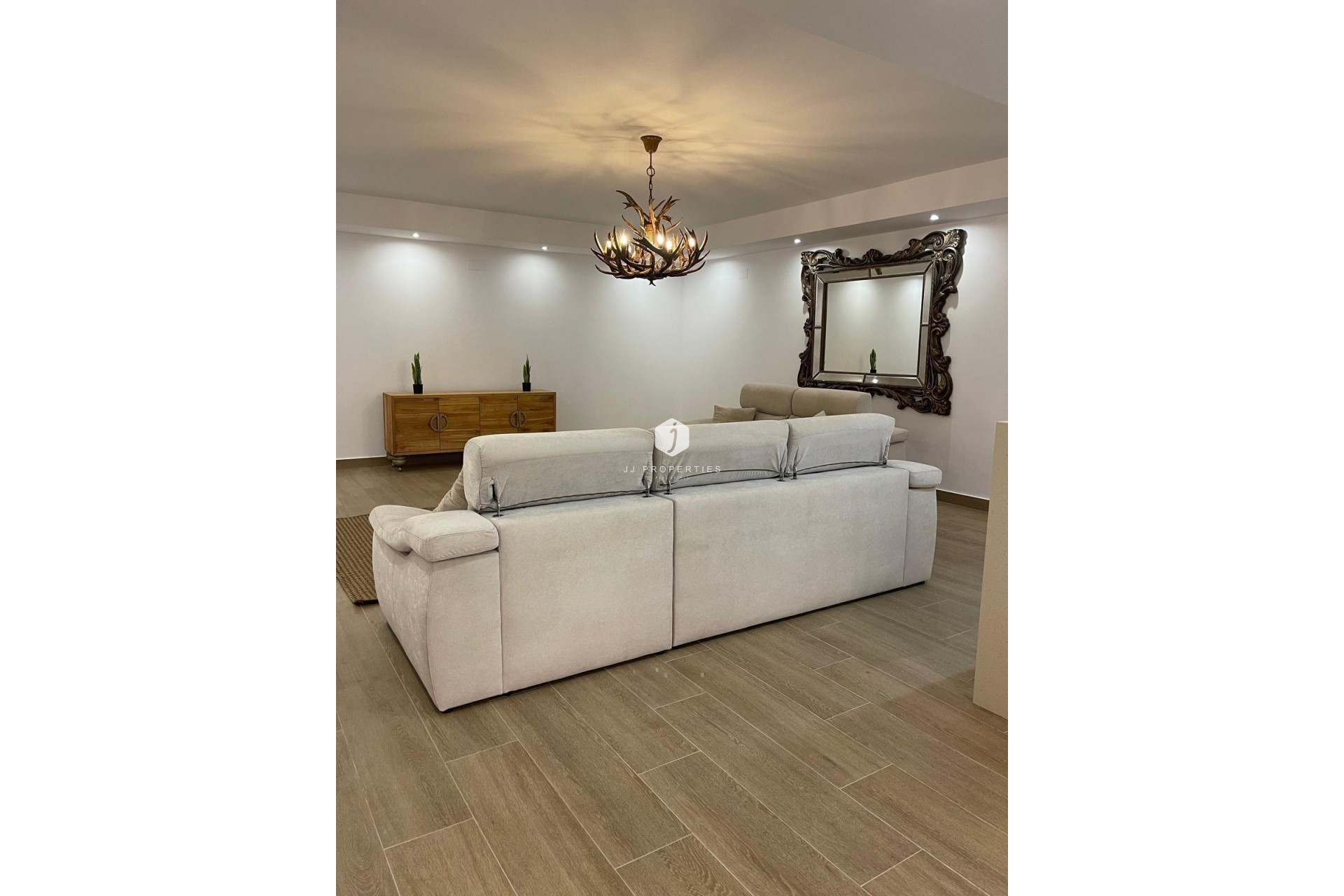 Aus zweiter Hand - Villa -
San Miguel de Salinas - Altos De San Miguel