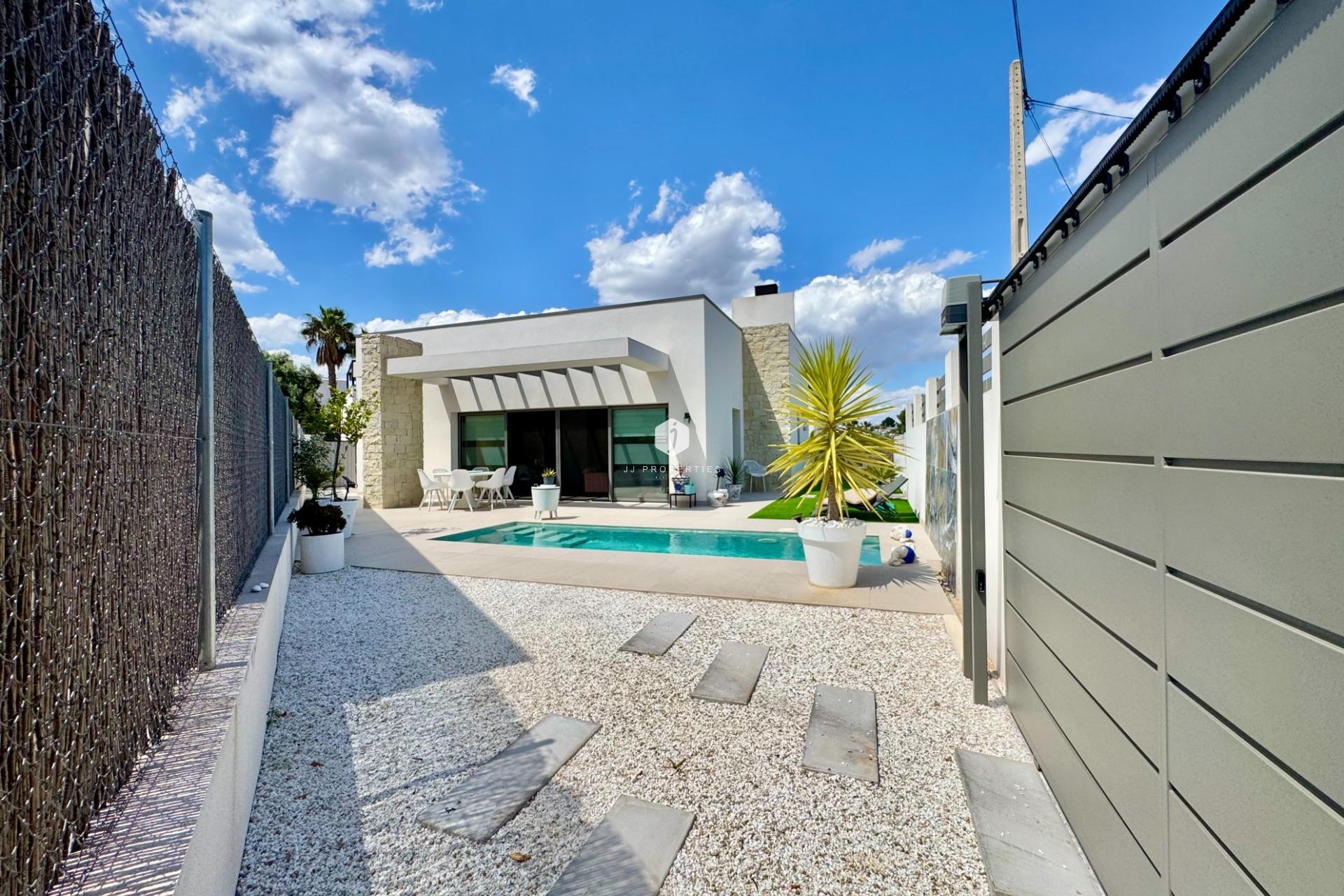 Aus zweiter Hand - Villa -
San Miguel de Salinas - Blue Lagoon - Galán
