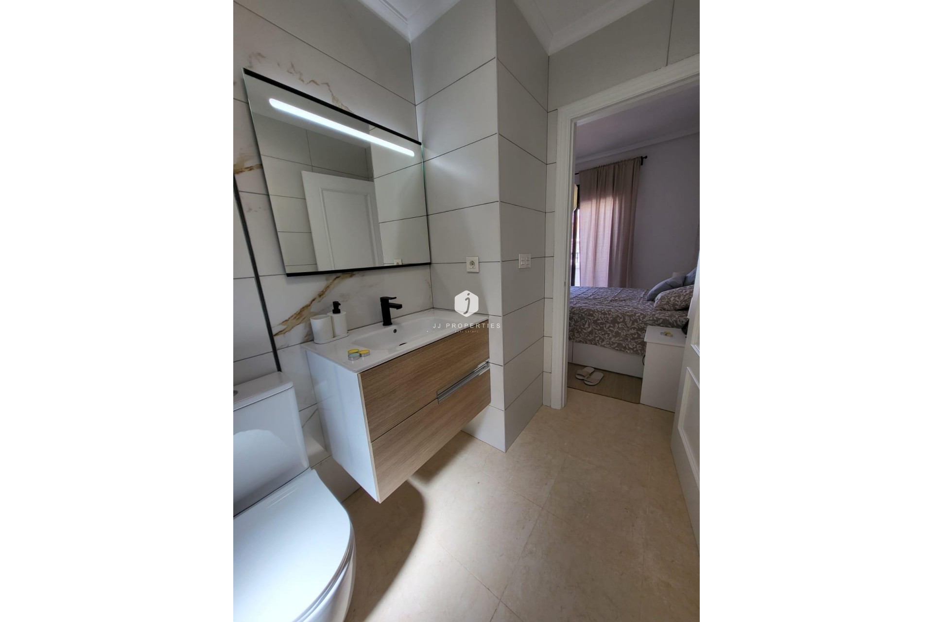 Aus zweiter Hand - Villa -
San Miguel de Salinas - Cerro Del Sol