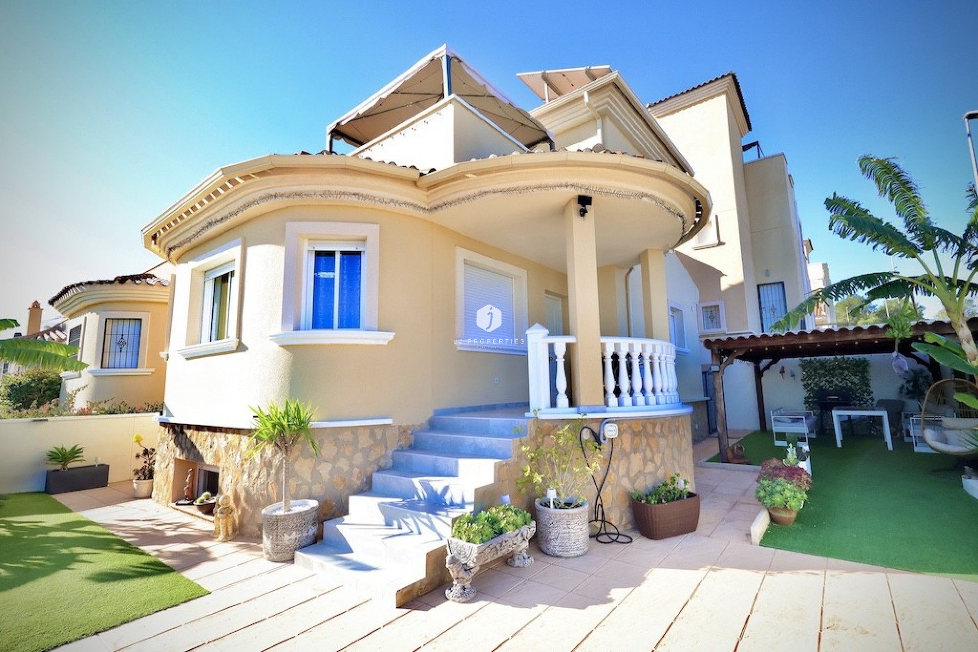 Aus zweiter Hand - Villa -
San Miguel de Salinas - Inland