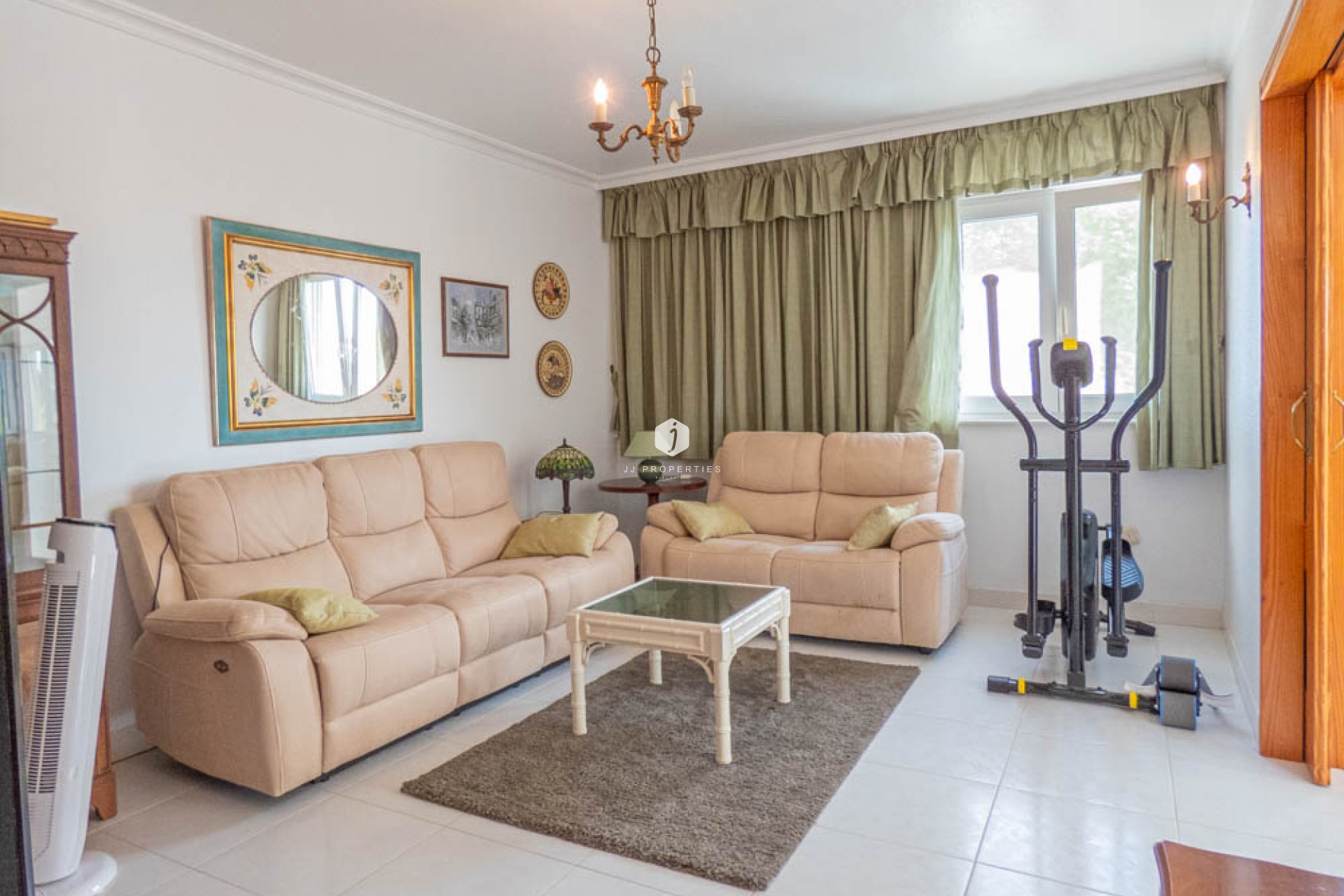 Aus zweiter Hand - Villa -
San Miguel de Salinas - Inland