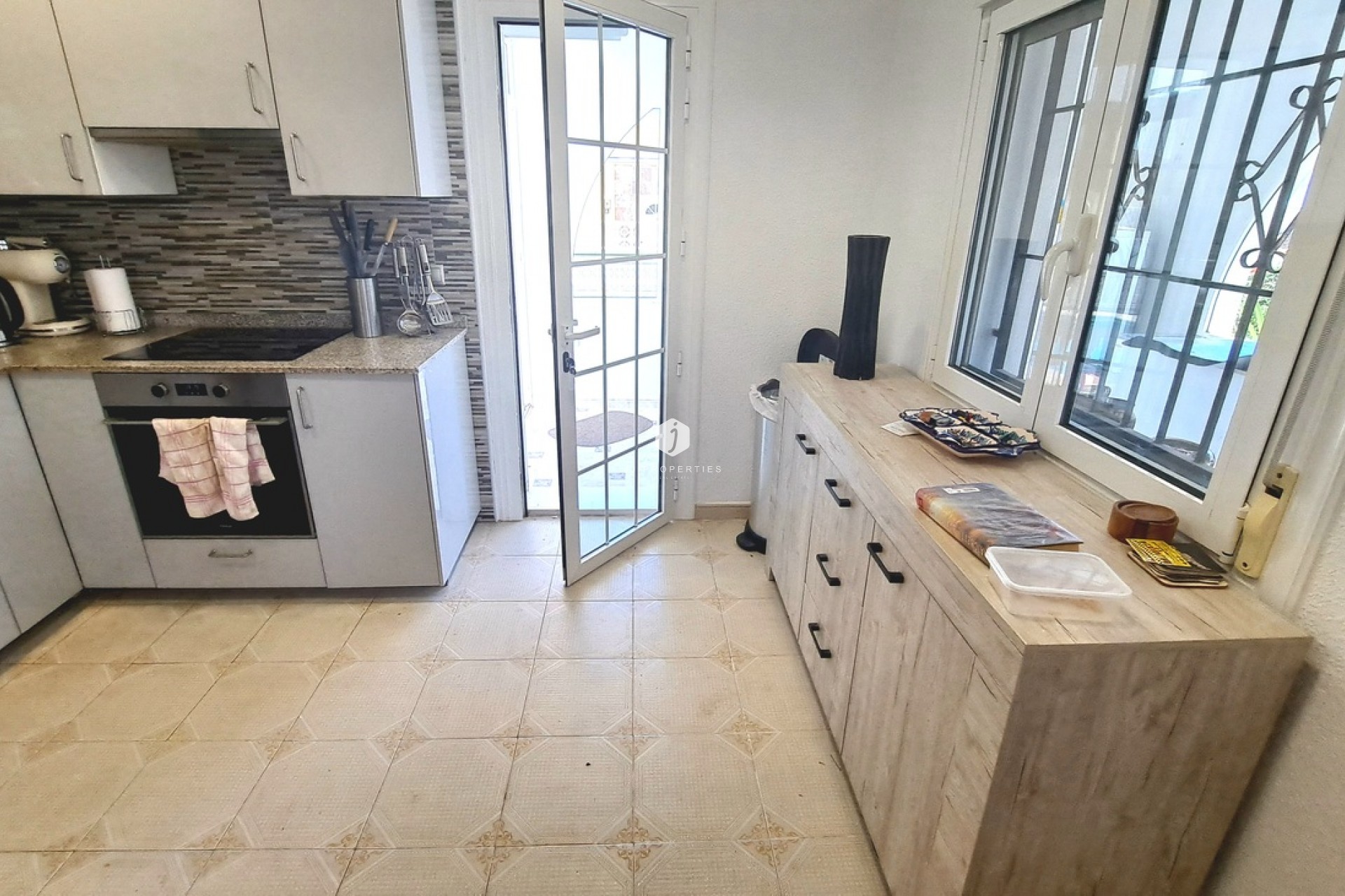 Aus zweiter Hand - Villa -
San Miguel de Salinas - Inland