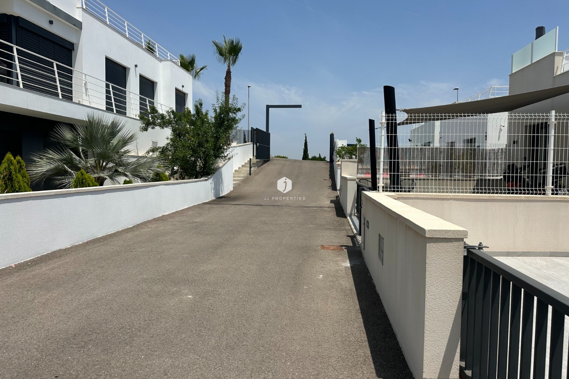 Aus zweiter Hand - Villa -
San Miguel de Salinas - Inland