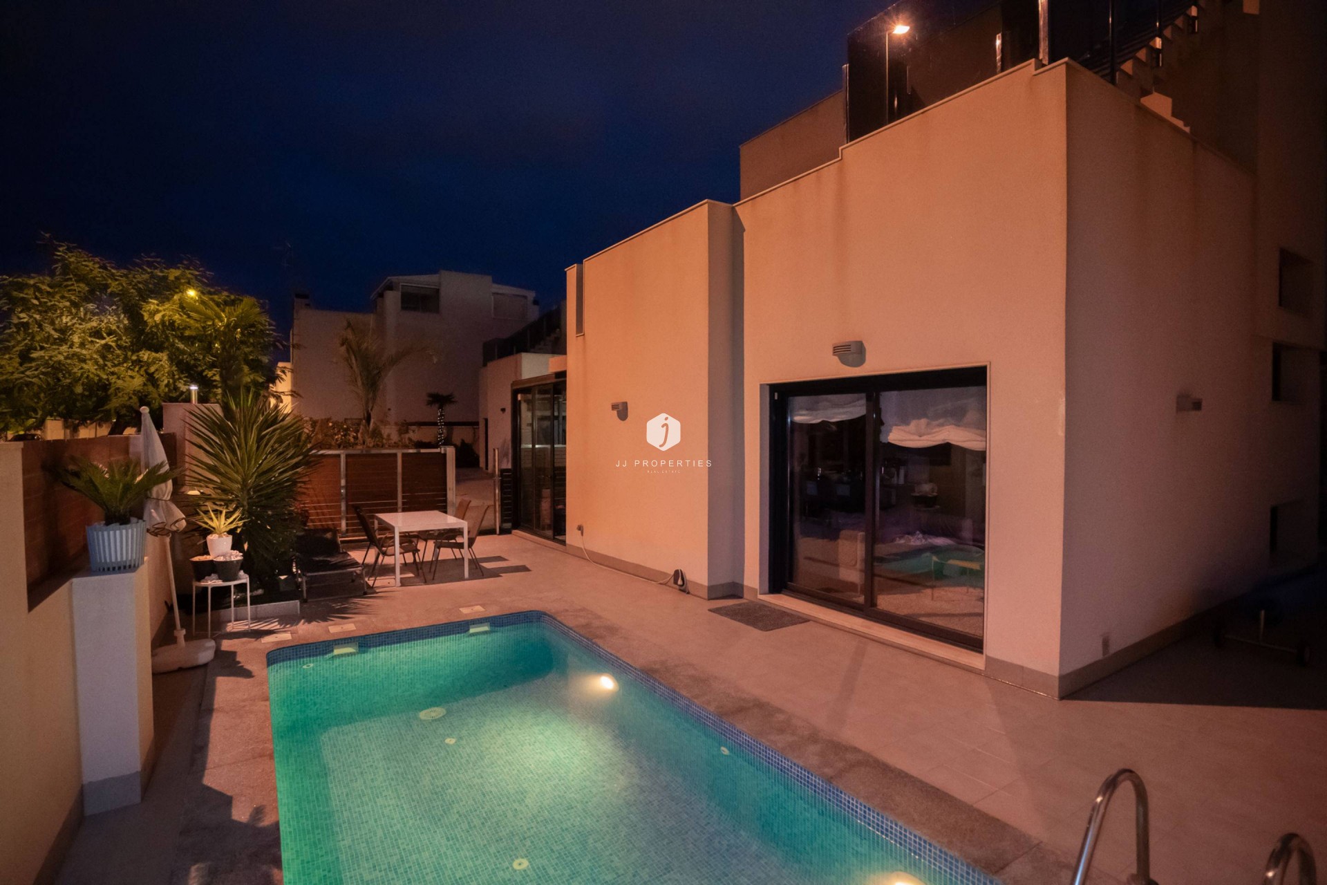 Aus zweiter Hand - Villa -
Torrevieja - Aguas Nuevas 2