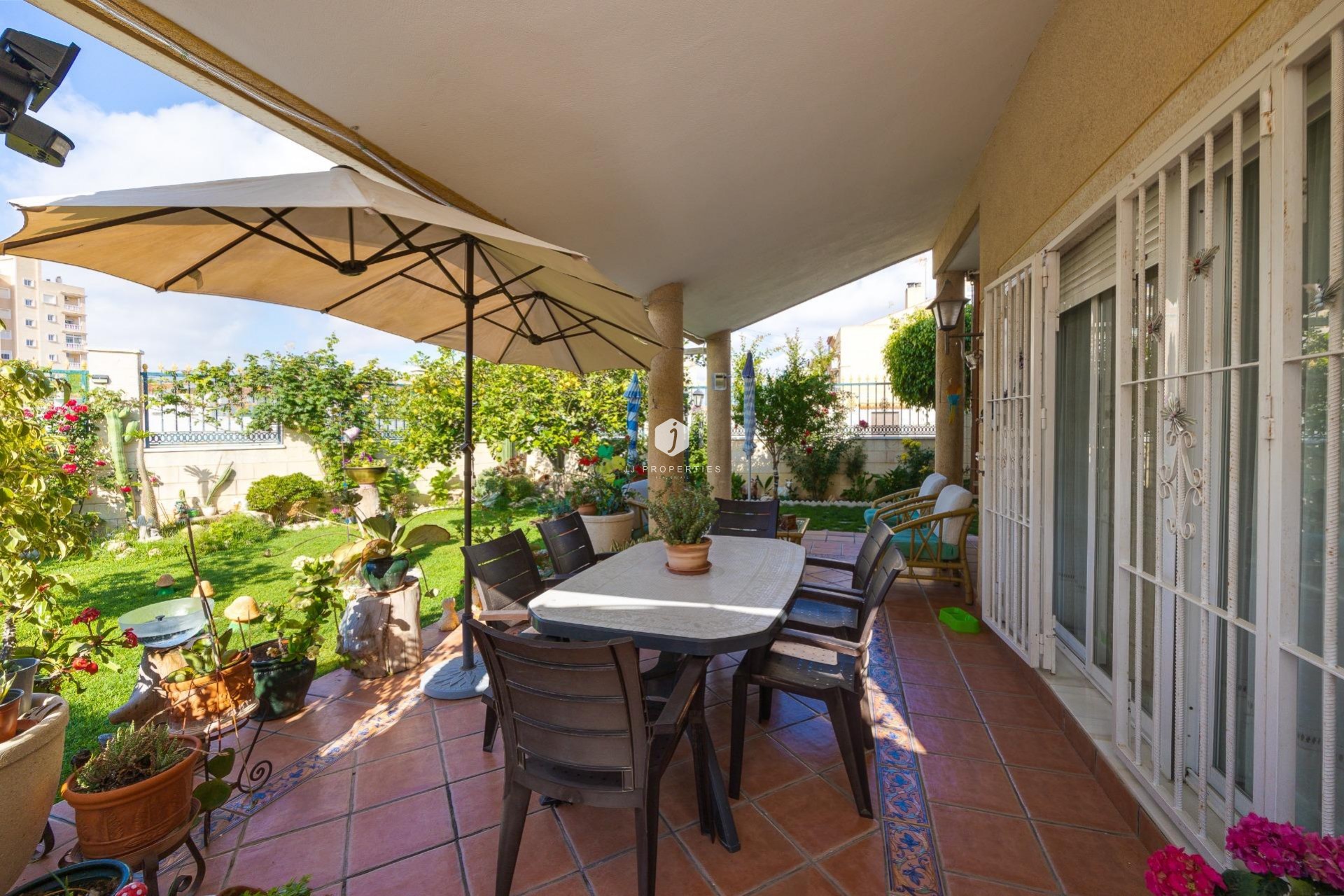 Aus zweiter Hand - Villa -
Torrevieja - aguas nuevas