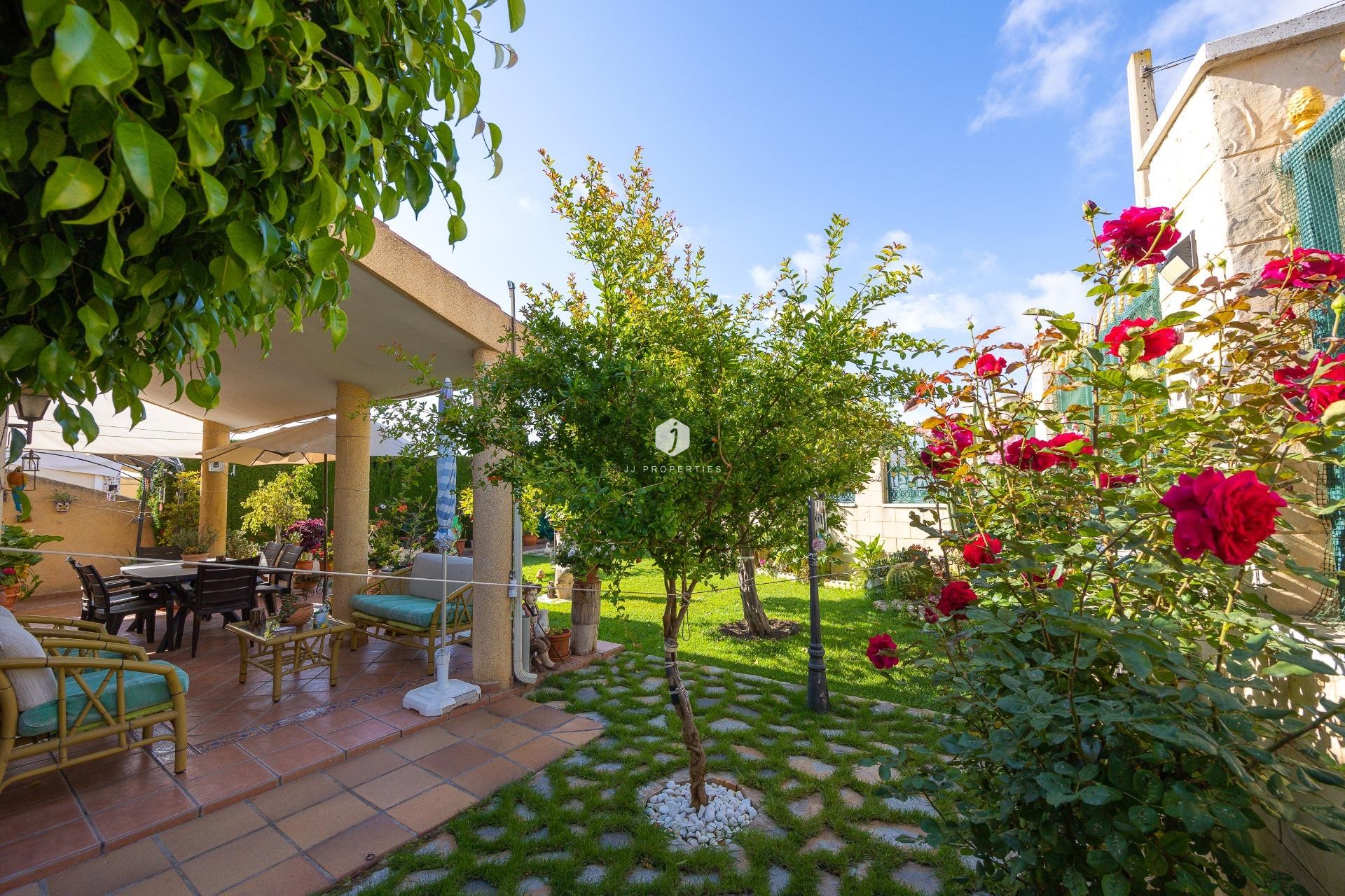 Aus zweiter Hand - Villa -
Torrevieja - aguas nuevas