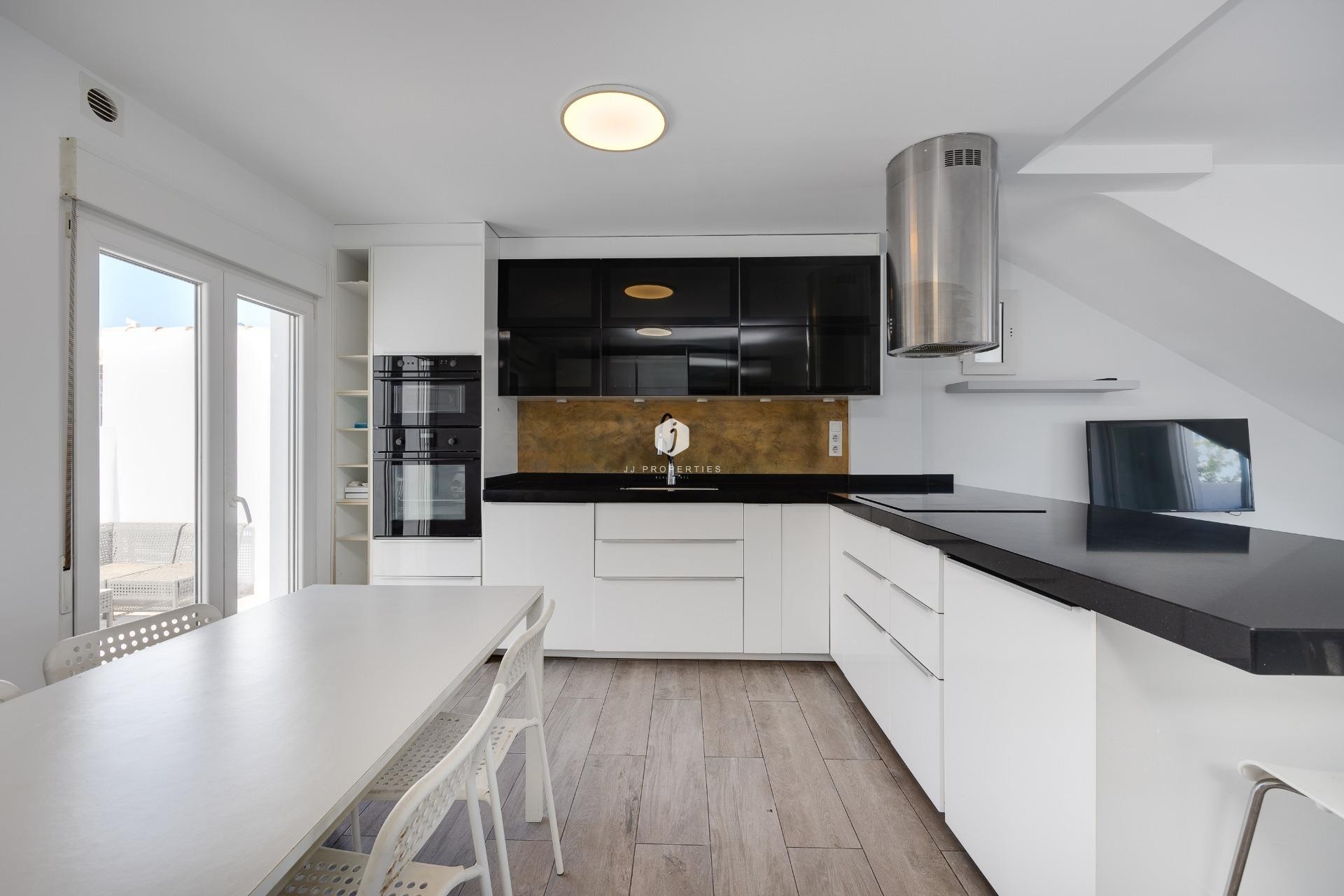 Aus zweiter Hand - Villa -
Torrevieja - aguas nuevas