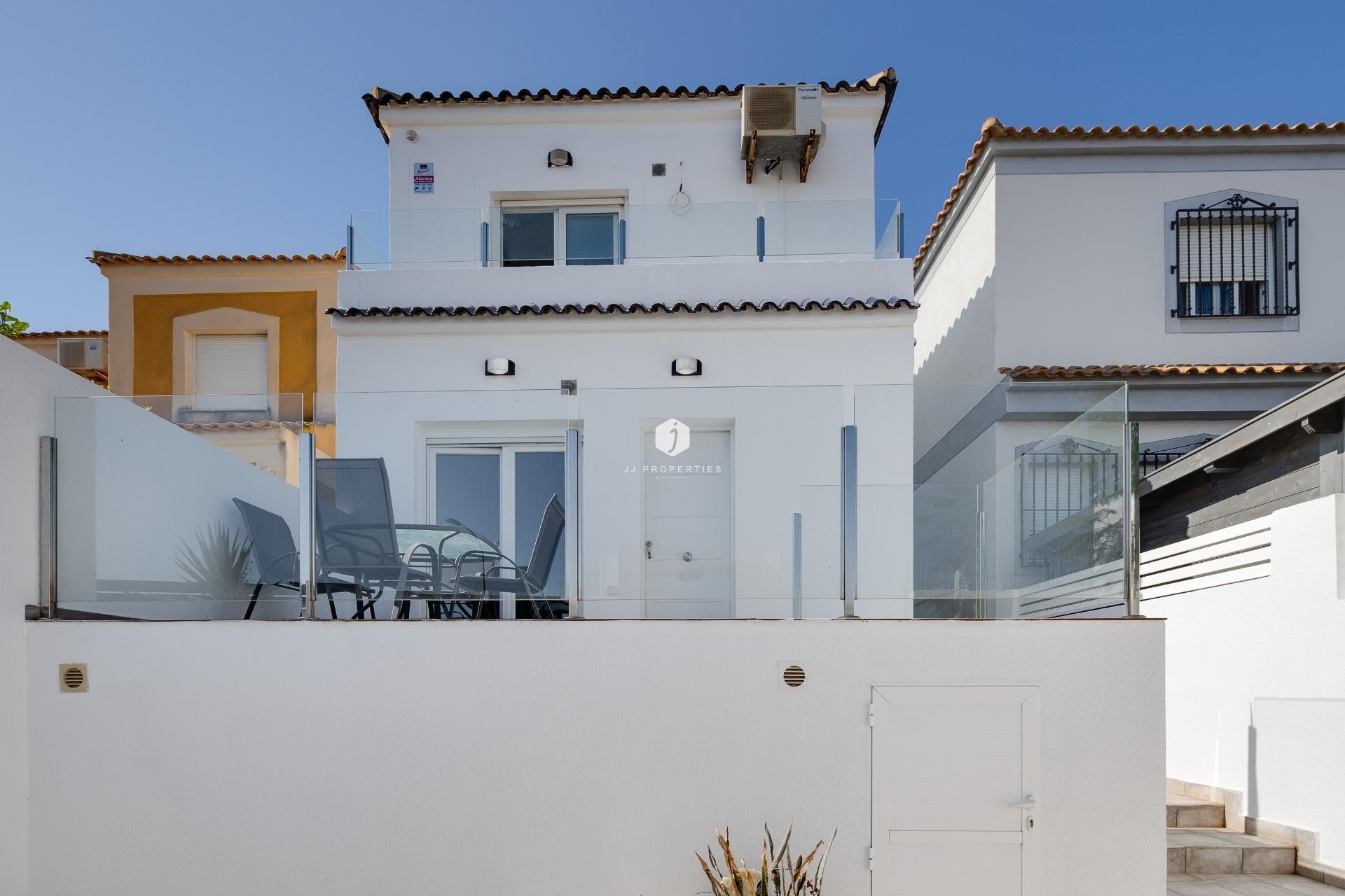 Aus zweiter Hand - Villa -
Torrevieja - aguas nuevas