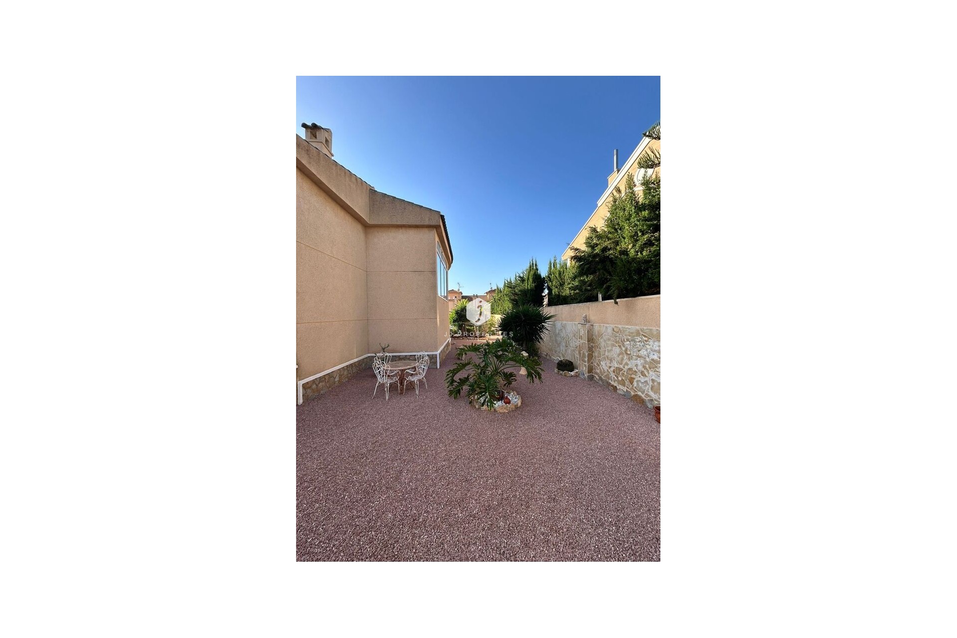 Aus zweiter Hand - Villa -
Torrevieja - aguas nuevas