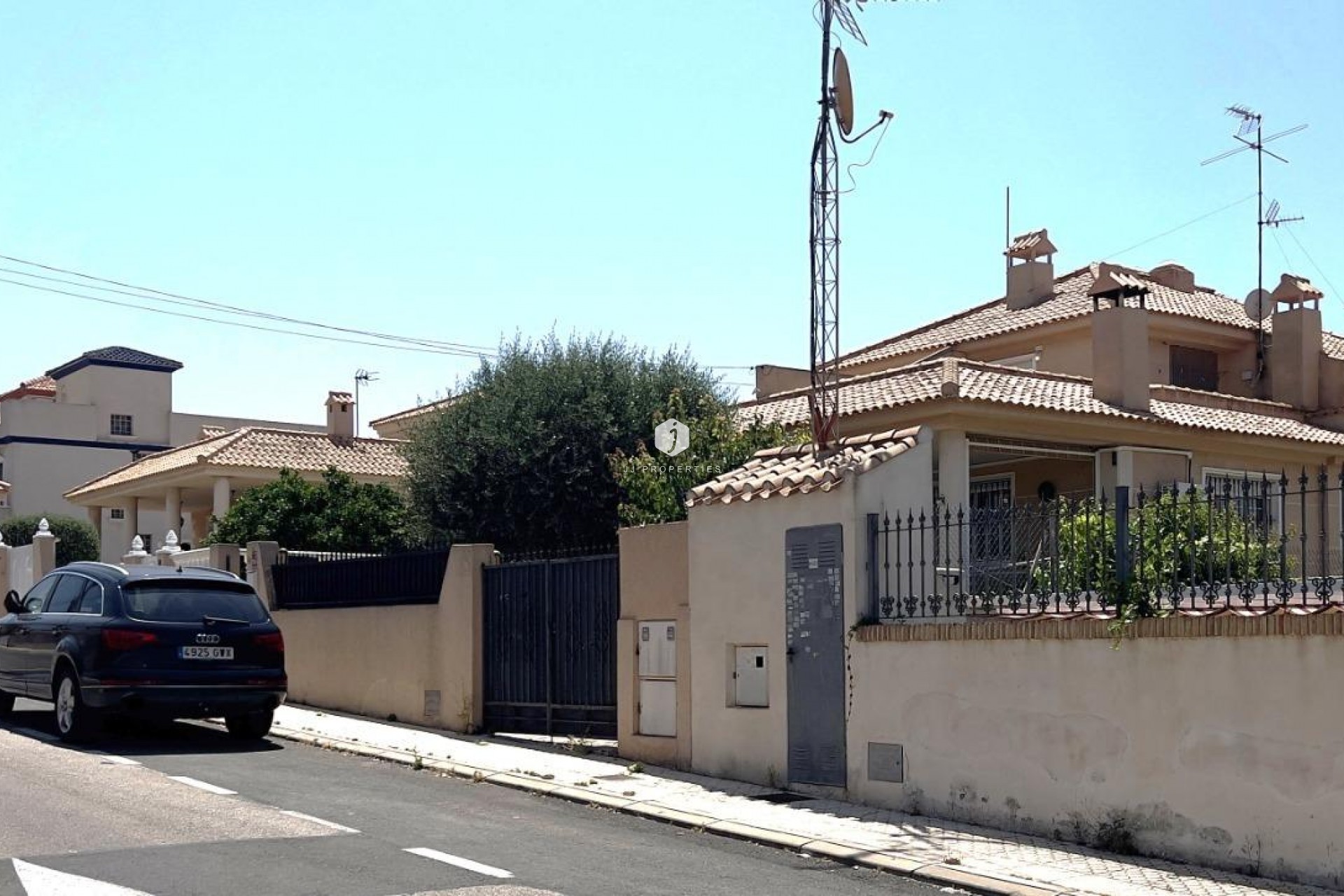 Aus zweiter Hand - Villa -
Torrevieja - aguas nuevas