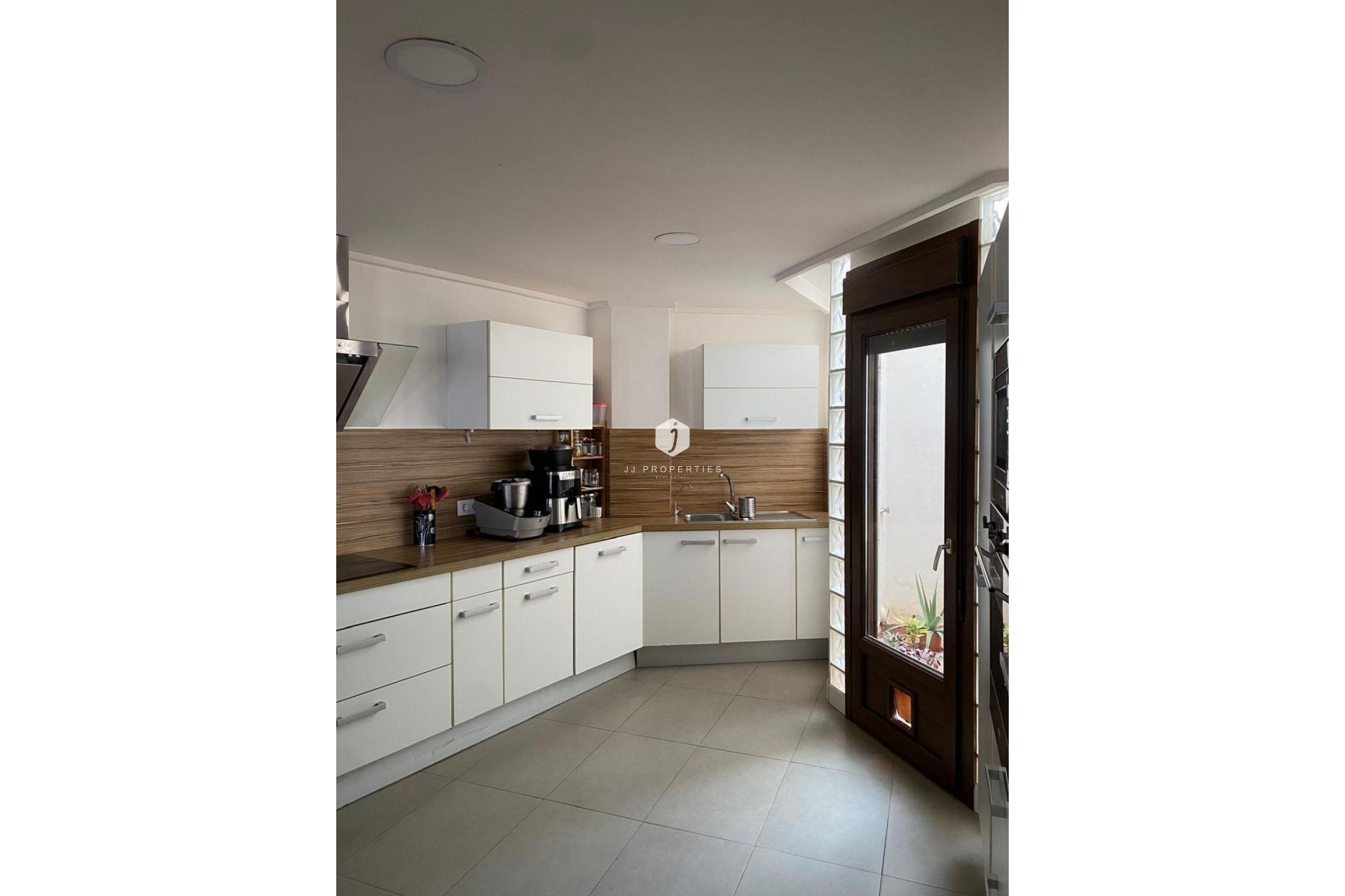 Aus zweiter Hand - Villa -
Torrevieja - Centro - Muelle Pesquero