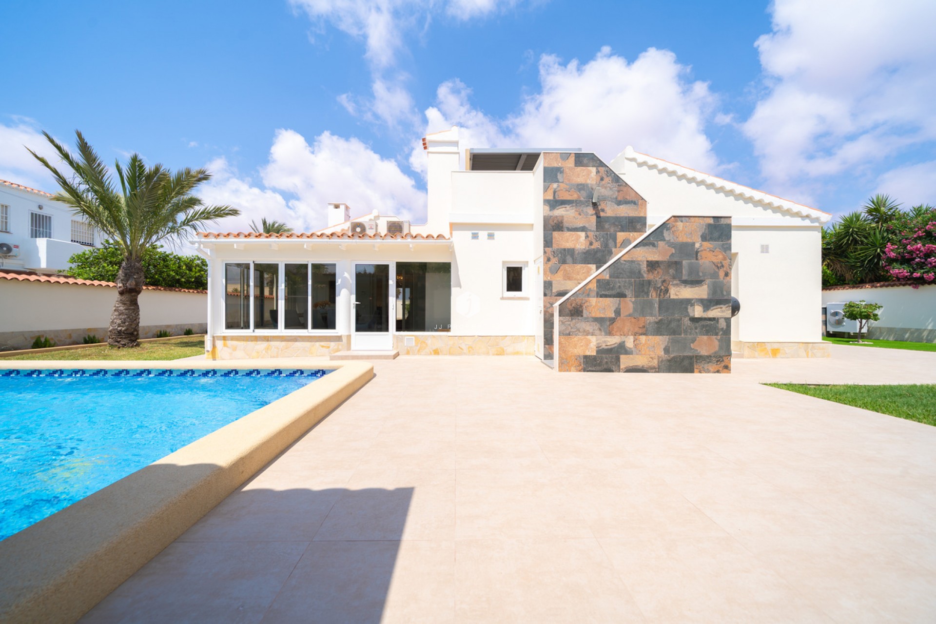 Aus zweiter Hand - Villa -
Torrevieja - Costa Blanca