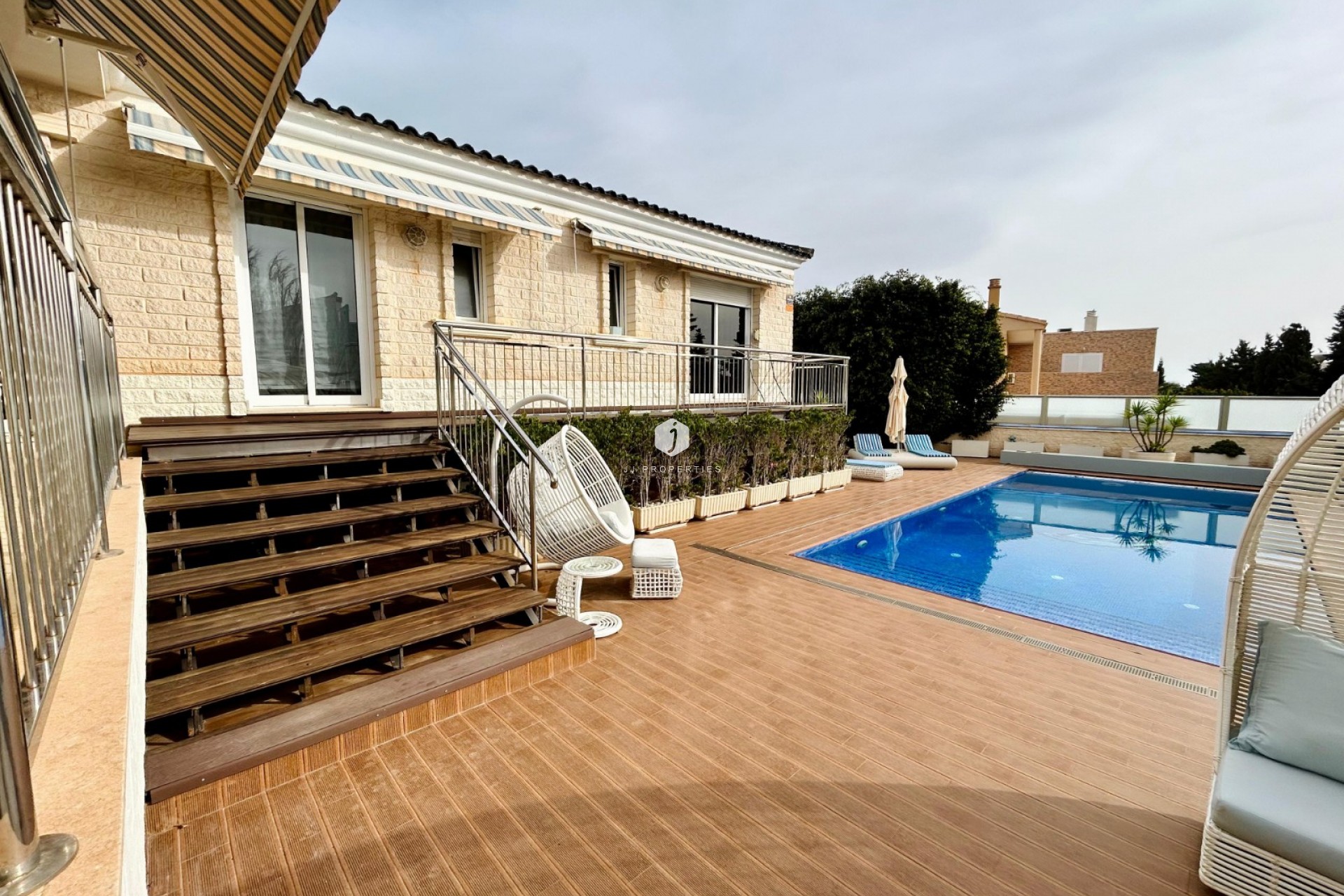 Aus zweiter Hand - Villa -
Torrevieja - Costa Blanca