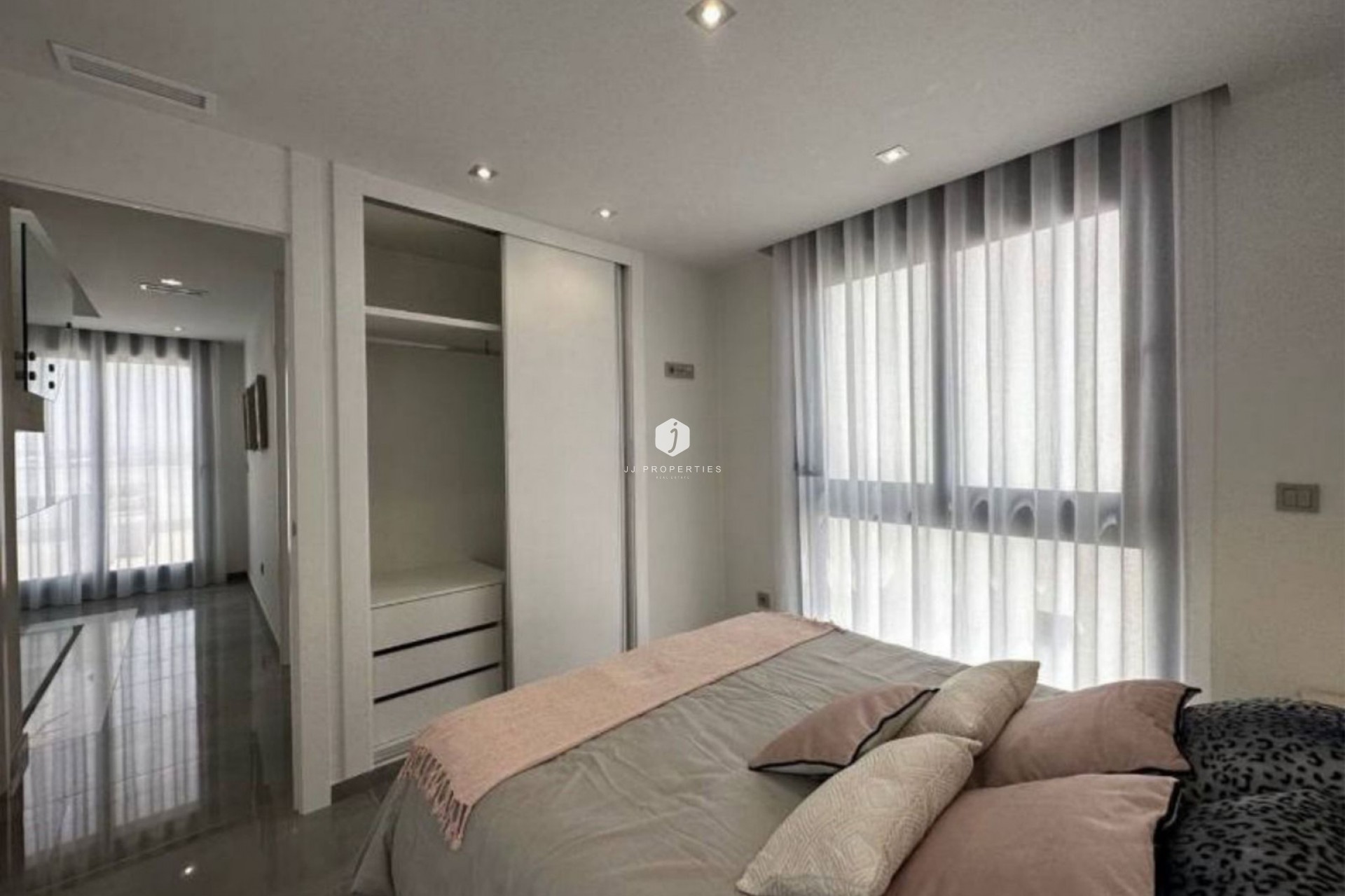 Aus zweiter Hand - Villa -
Torrevieja - Costa Blanca