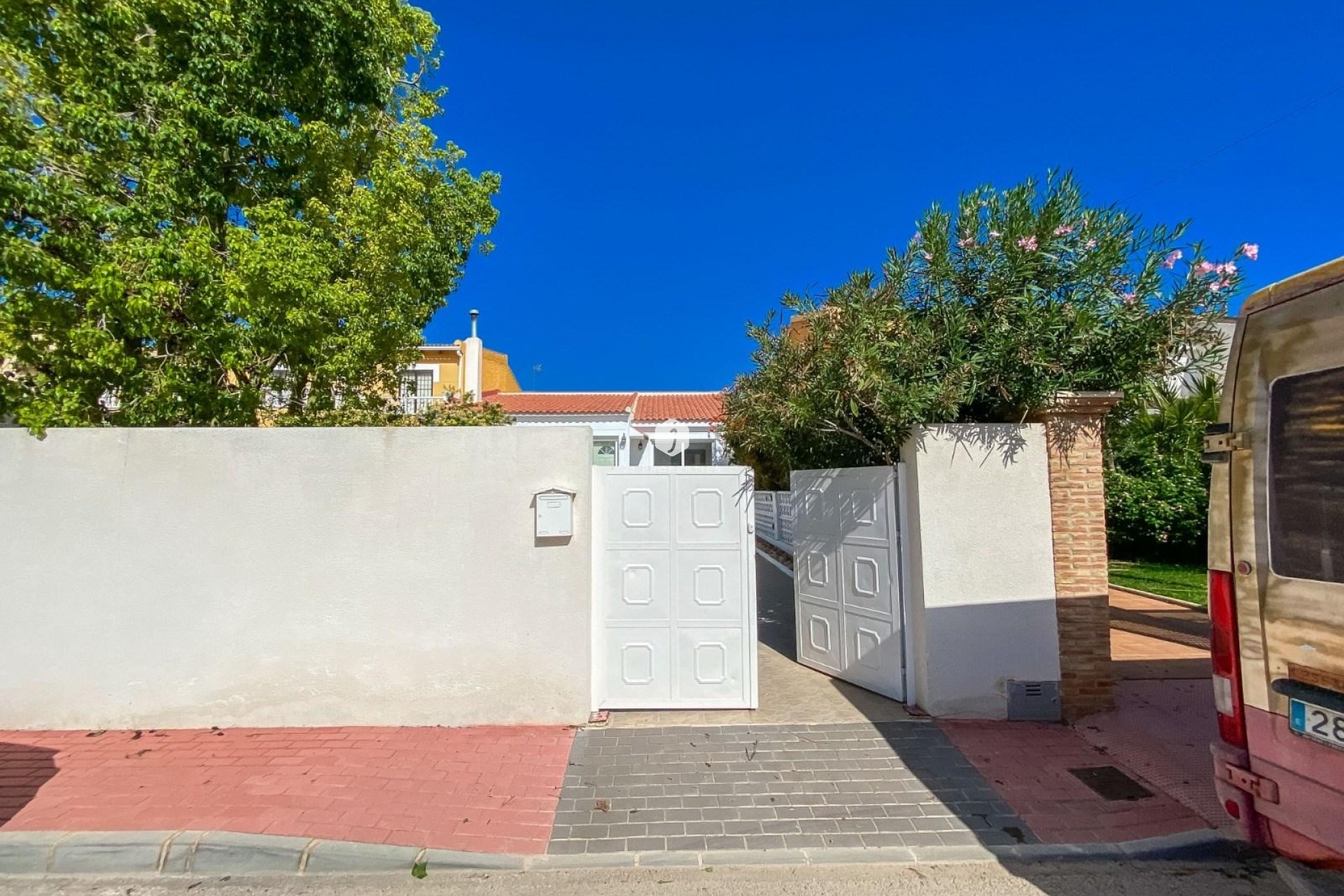 Aus zweiter Hand - Villa -
Torrevieja - Costa Blanca