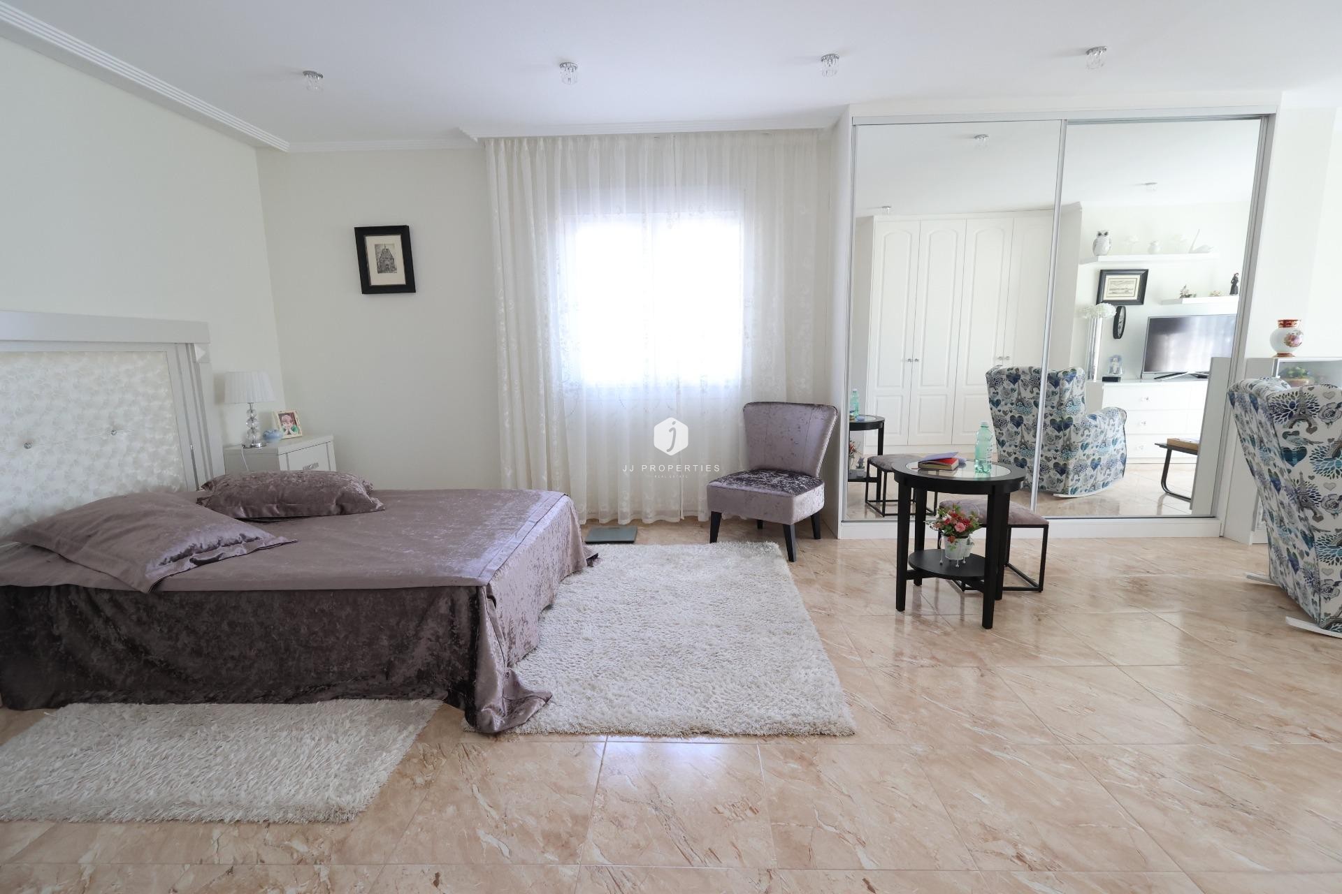 Aus zweiter Hand - Villa -
Torrevieja - Costa Blanca