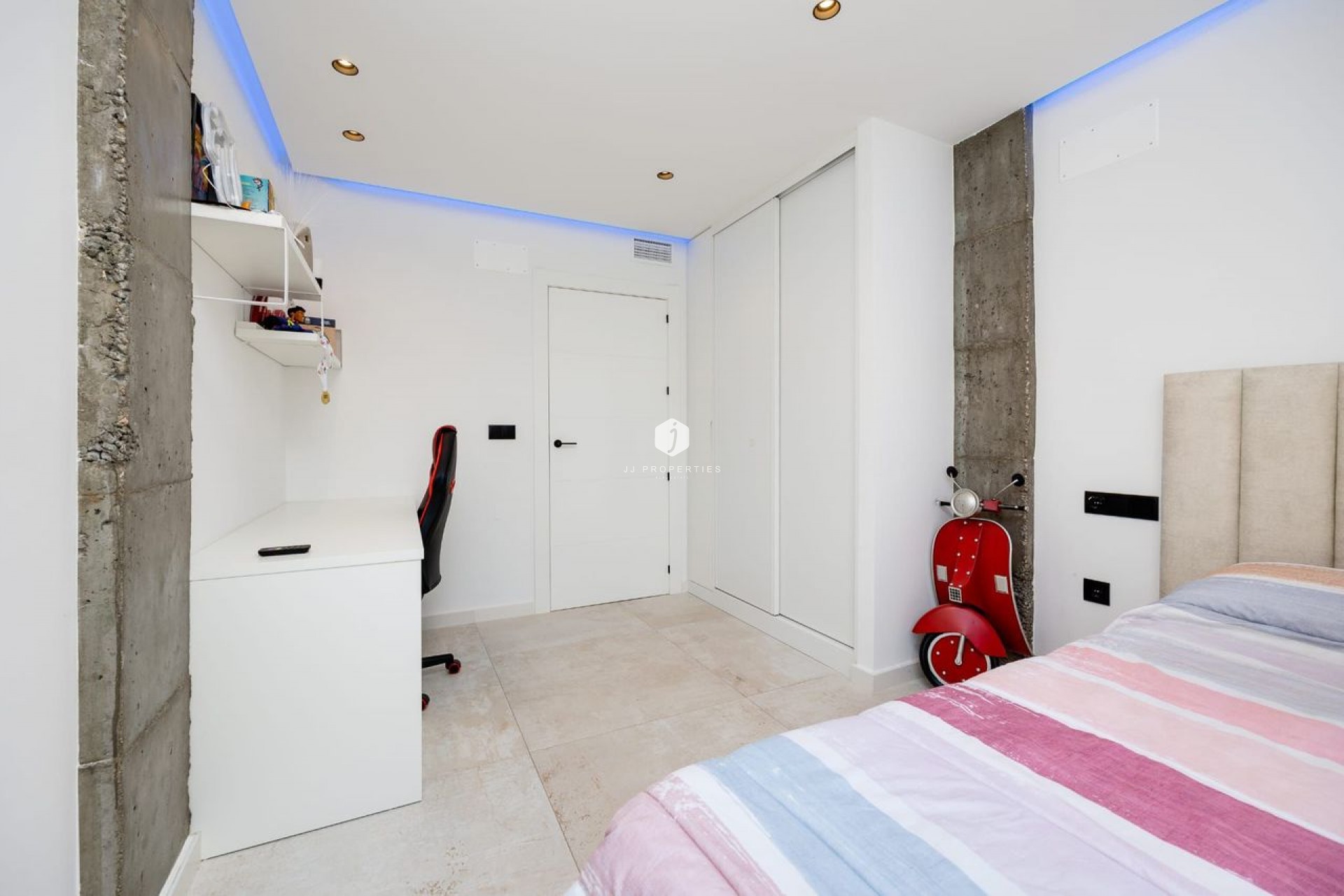 Aus zweiter Hand - Villa -
Torrevieja - Costa Blanca