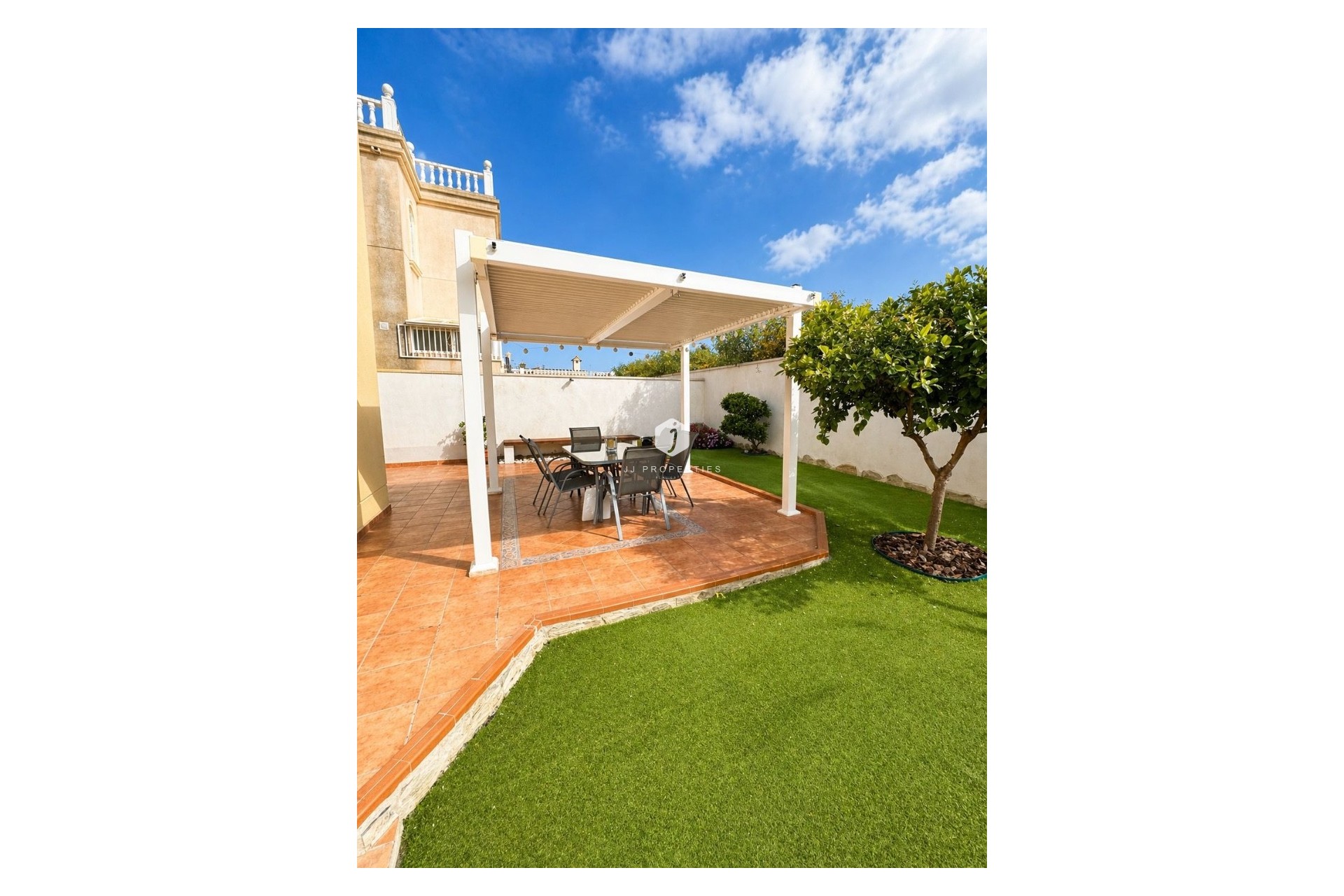 Aus zweiter Hand - Villa -
Torrevieja - Costa Blanca