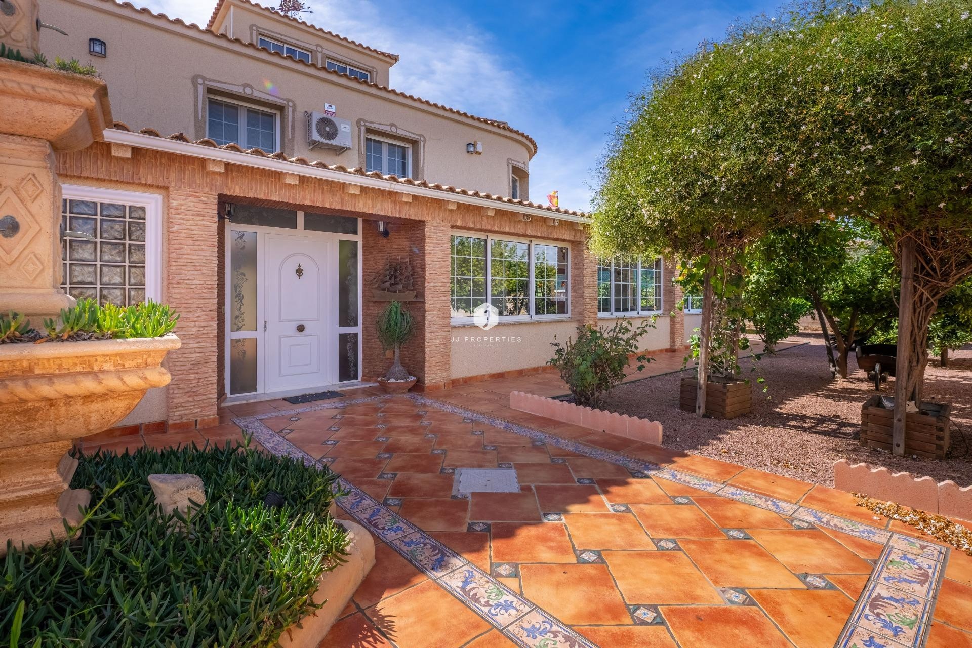 Aus zweiter Hand - Villa -
Torrevieja - El chaparral