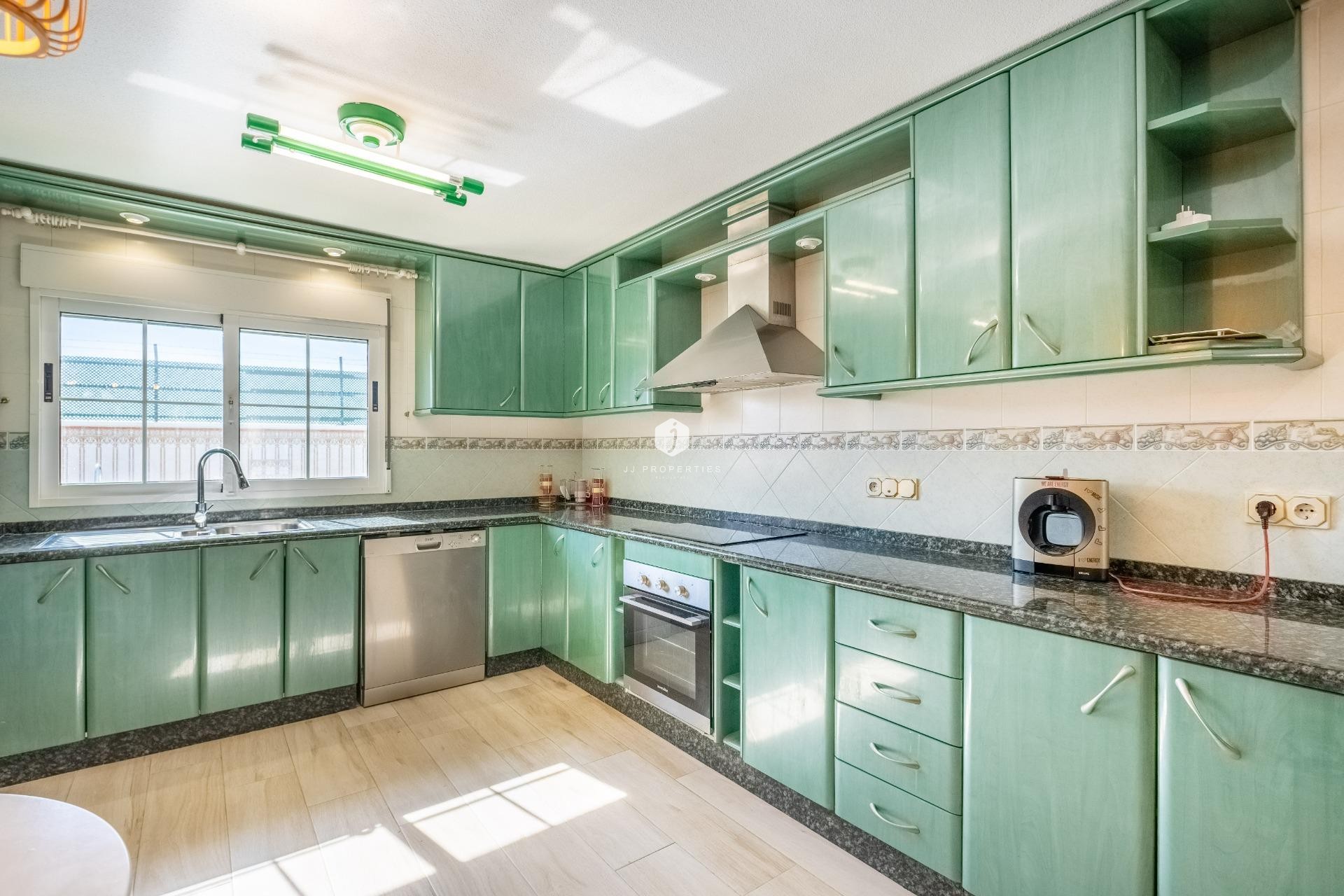 Aus zweiter Hand - Villa -
Torrevieja - El chaparral