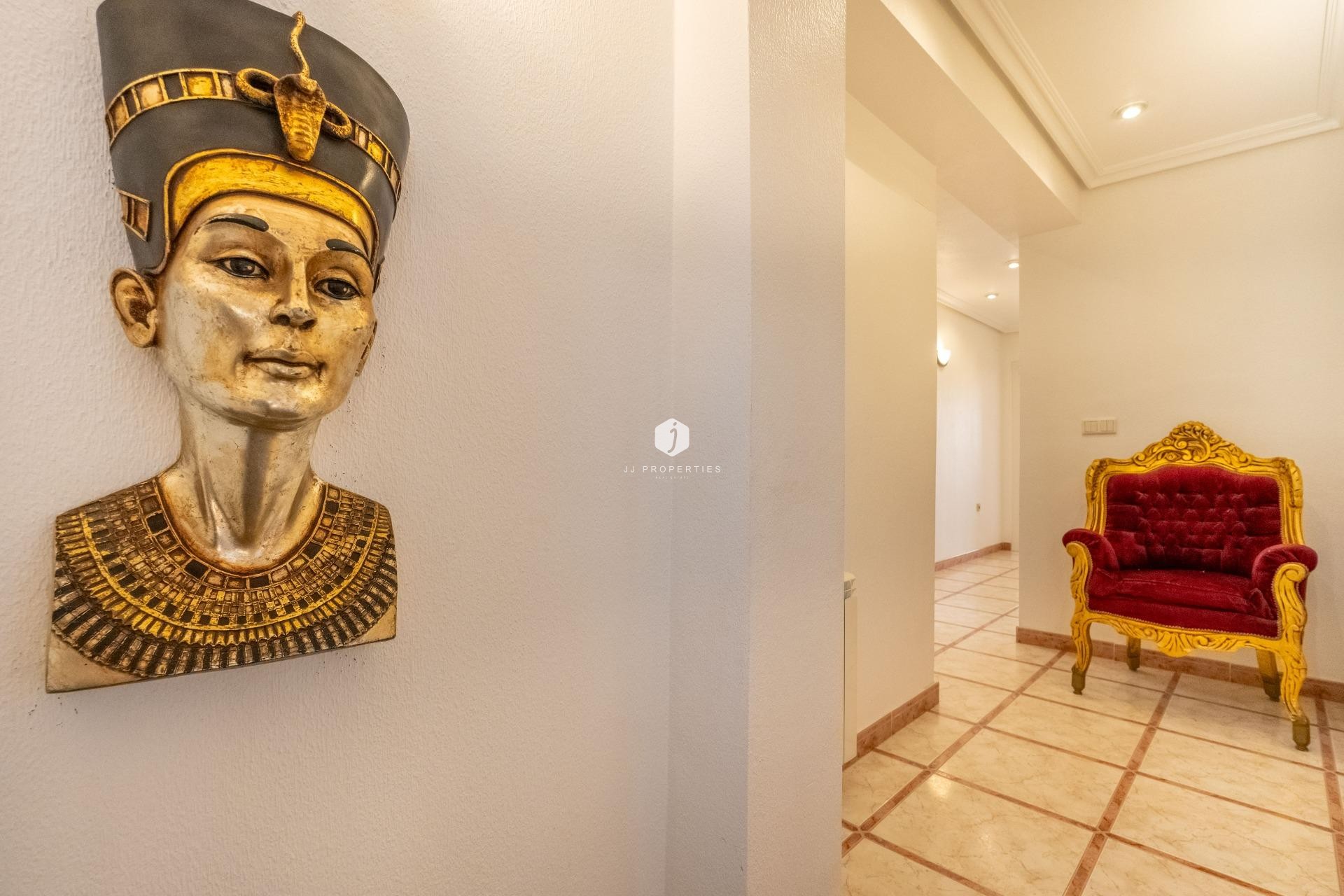 Aus zweiter Hand - Villa -
Torrevieja - El chaparral