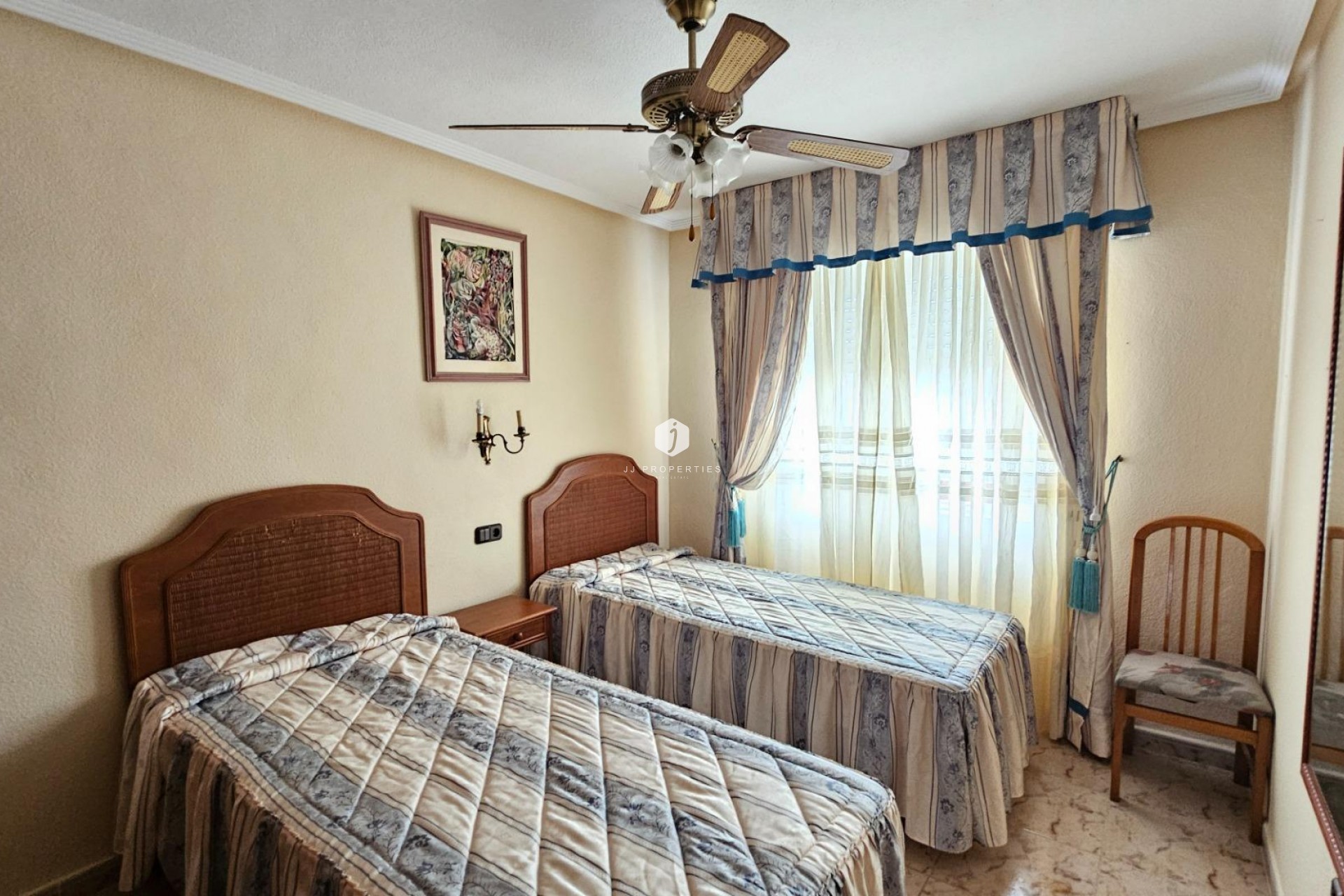 Aus zweiter Hand - Villa -
Torrevieja - El chaparral