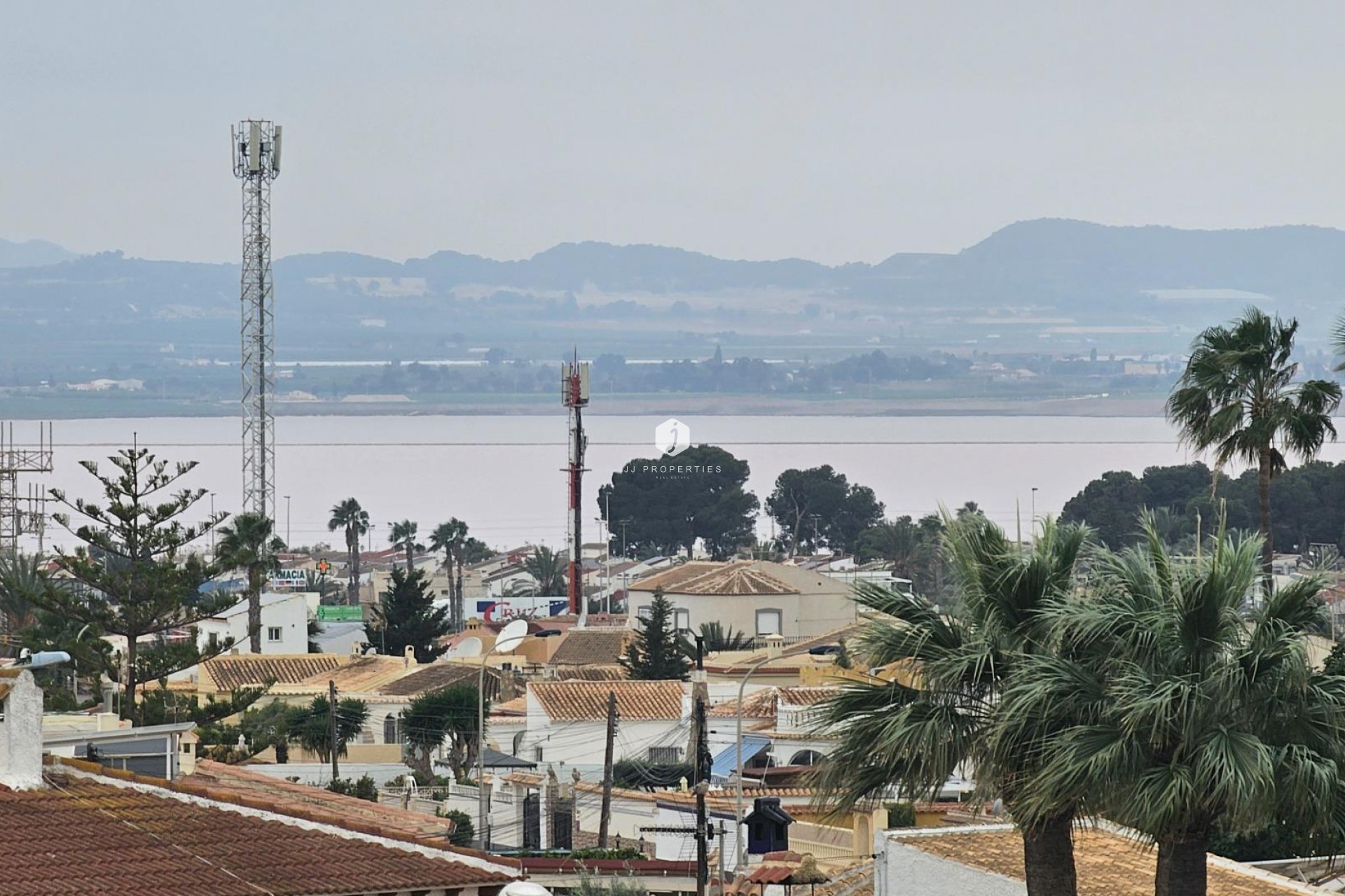 Aus zweiter Hand - Villa -
Torrevieja - El chaparral