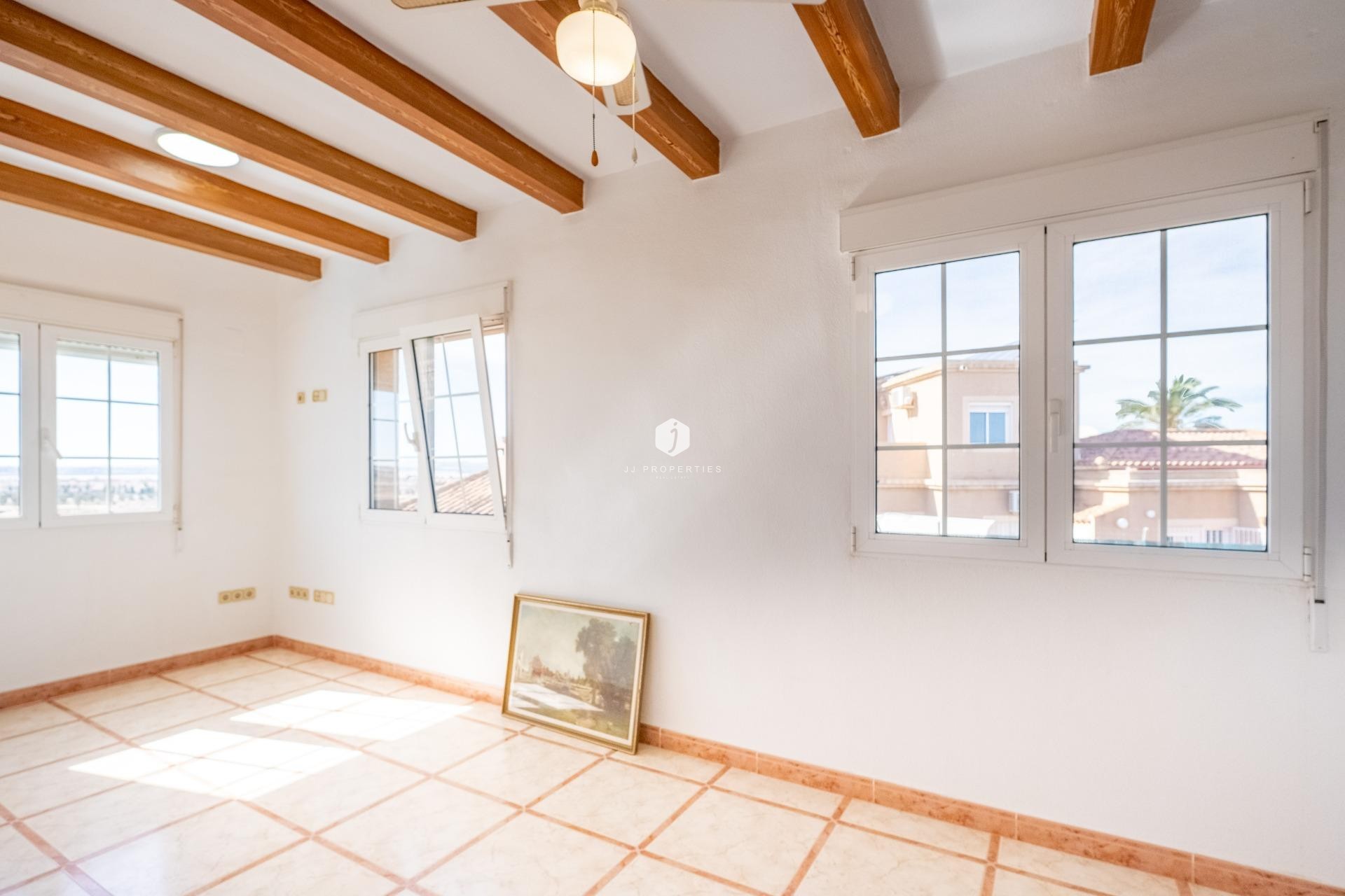 Aus zweiter Hand - Villa -
Torrevieja - El chaparral