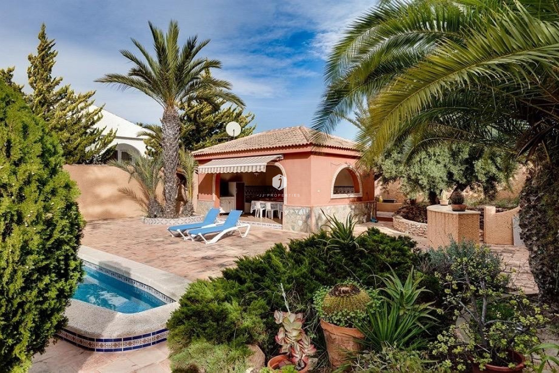 Aus zweiter Hand - Villa -
Torrevieja - El chaparral