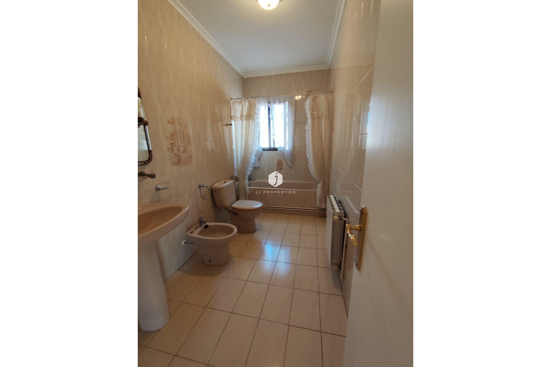 Aus zweiter Hand - Villa -
Torrevieja - Estacion de autobuses