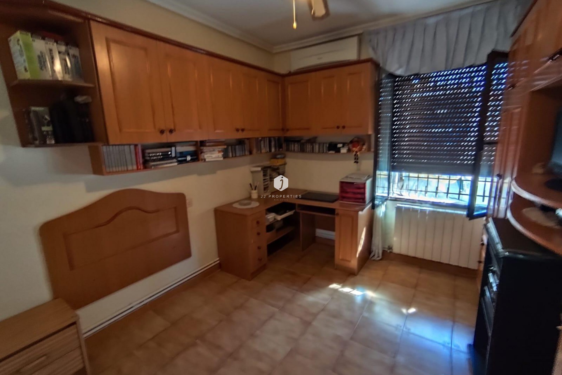 Aus zweiter Hand - Villa -
Torrevieja - Estacion de autobuses